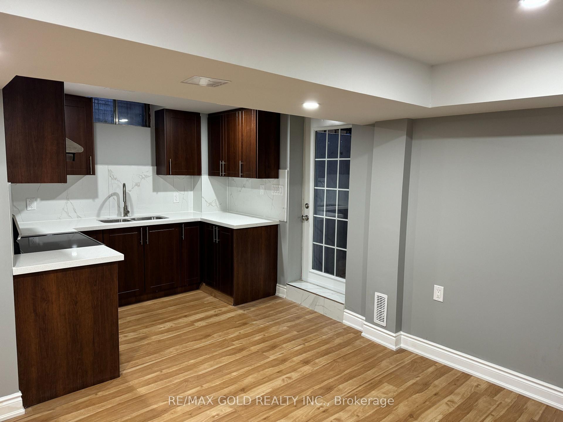 Photo 3 of Unit Bsmt, 4 Hall Crescent, Brampton, Northwood Park — HOMEH