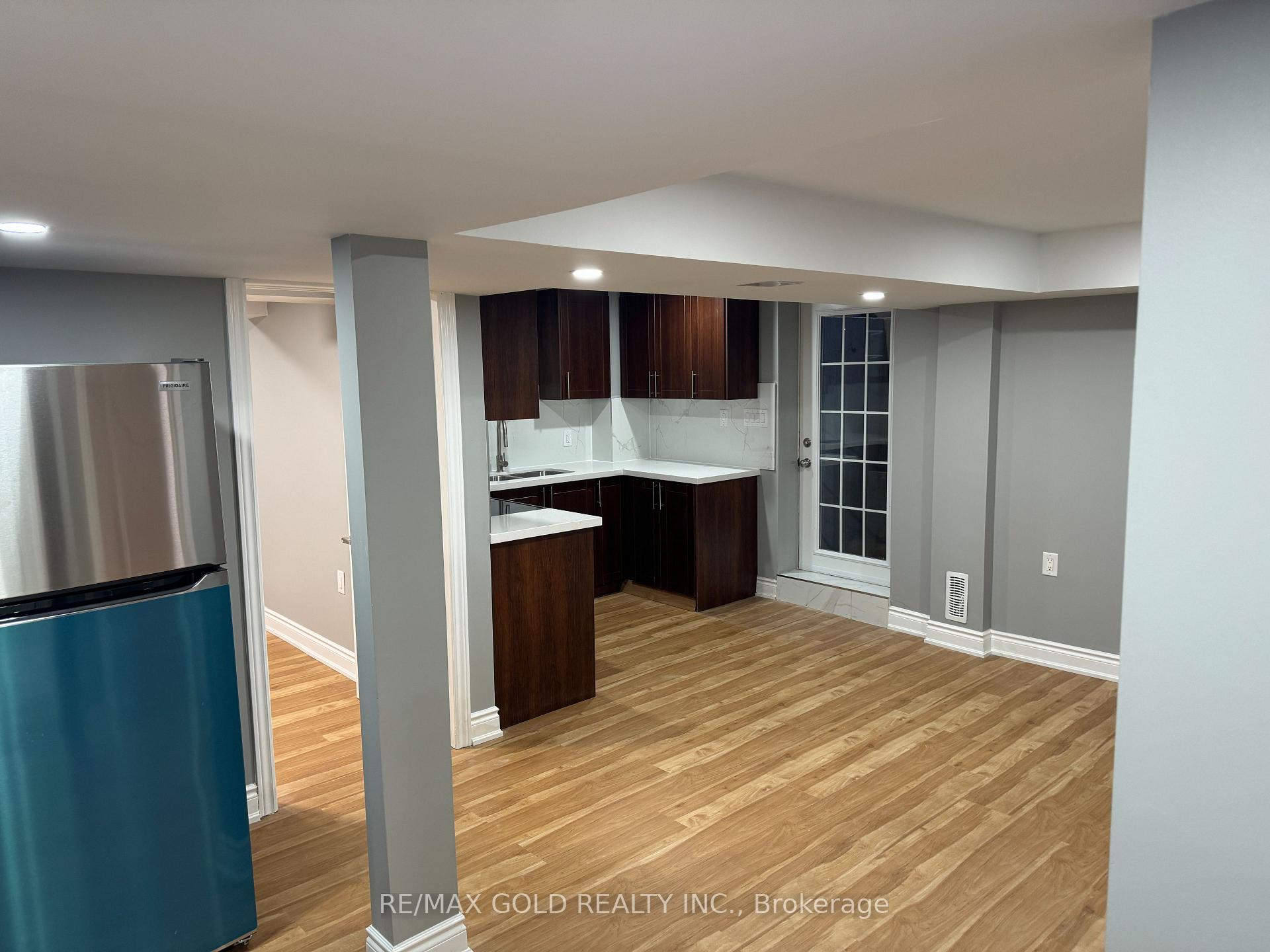 Photo 5 of Unit Bsmt, 4 Hall Crescent, Brampton, Northwood Park — HOMEH