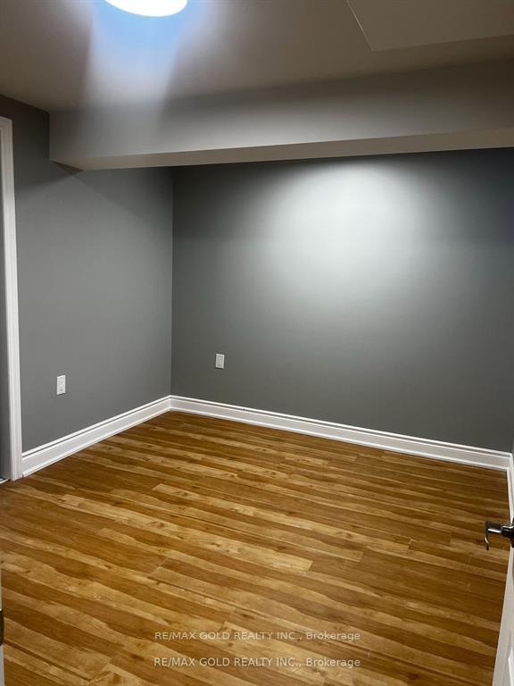 Photo 7 of Unit Bsmt, 4 Hall Crescent, Brampton, Northwood Park — HOMEH