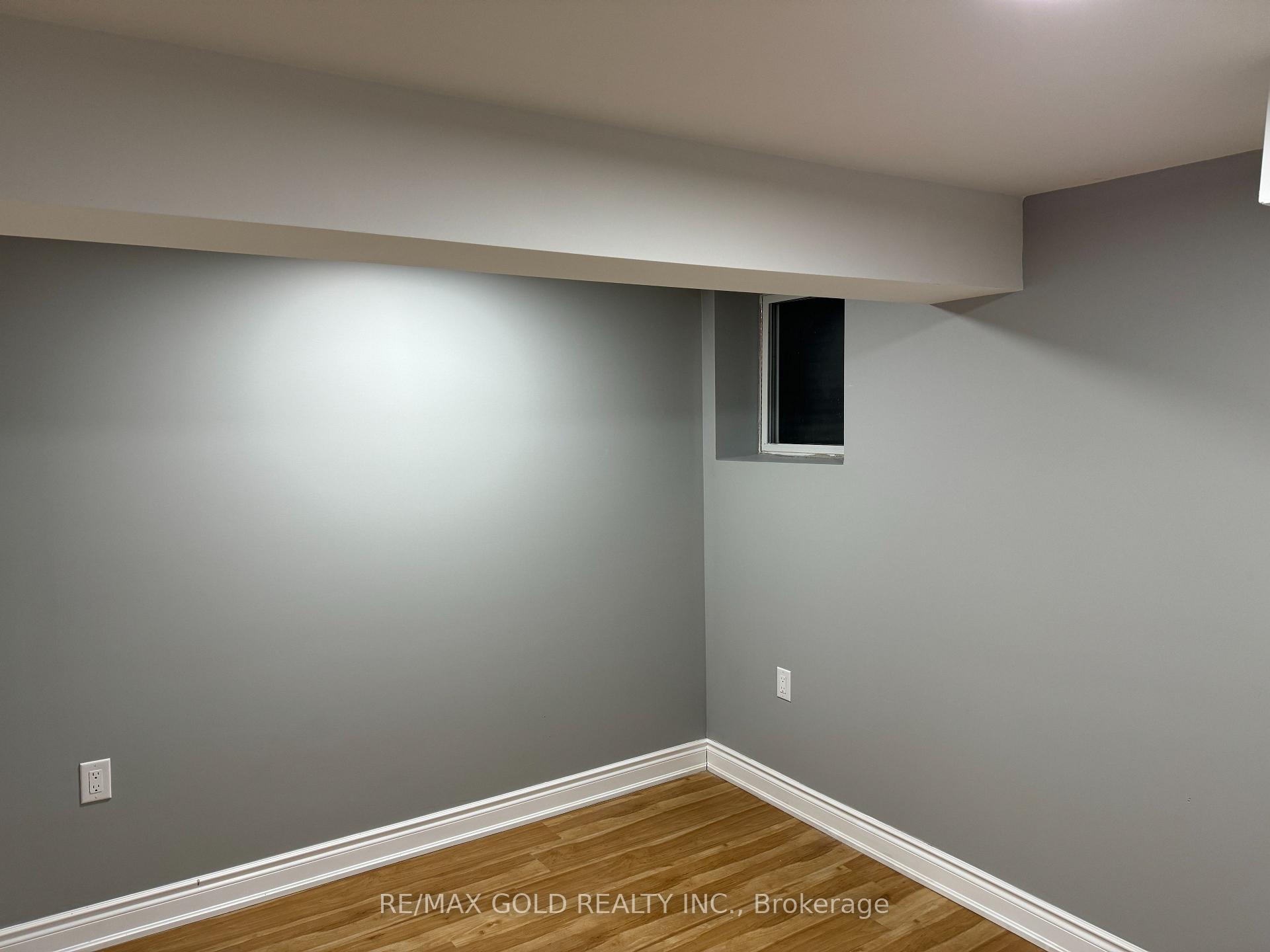 Photo 8 of Unit Bsmt, 4 Hall Crescent, Brampton, Northwood Park — HOMEH