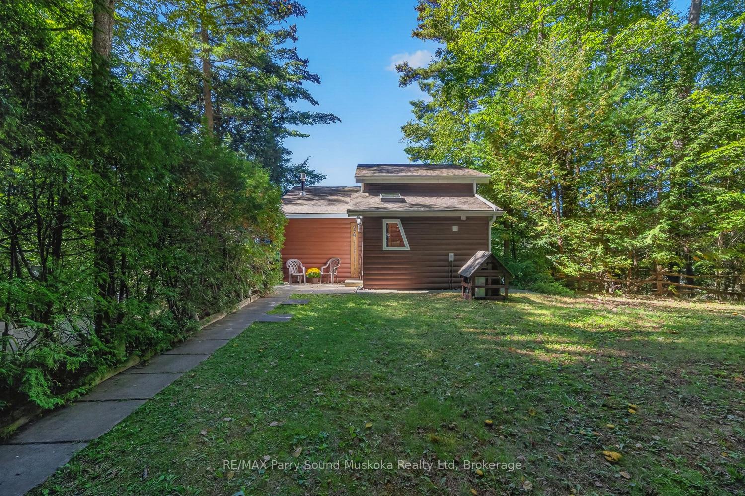 Photo 3 of 24 Deer Point Road, Seguin — HOMEH