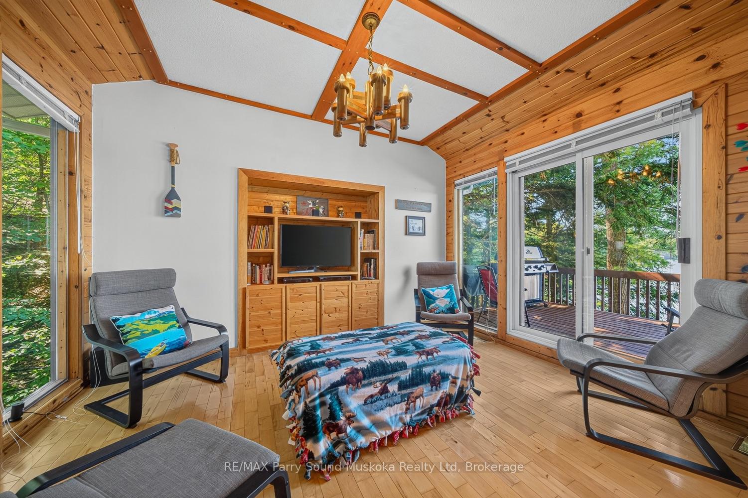 Photo 12 of 24 Deer Point Road, Seguin — HOMEH