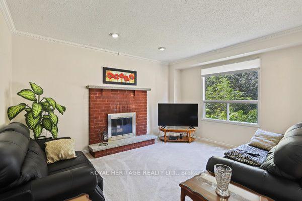 Photo 13 of 19 Peachtree Crescent, Clarington, Bowmanville — HOMEH