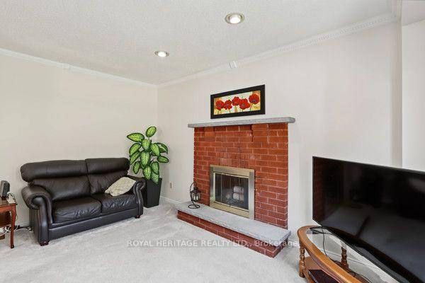 Photo 14 of 19 Peachtree Crescent, Clarington, Bowmanville — HOMEH
