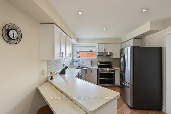 Photo 20 of 19 Peachtree Crescent, Clarington, Bowmanville — HOMEH
