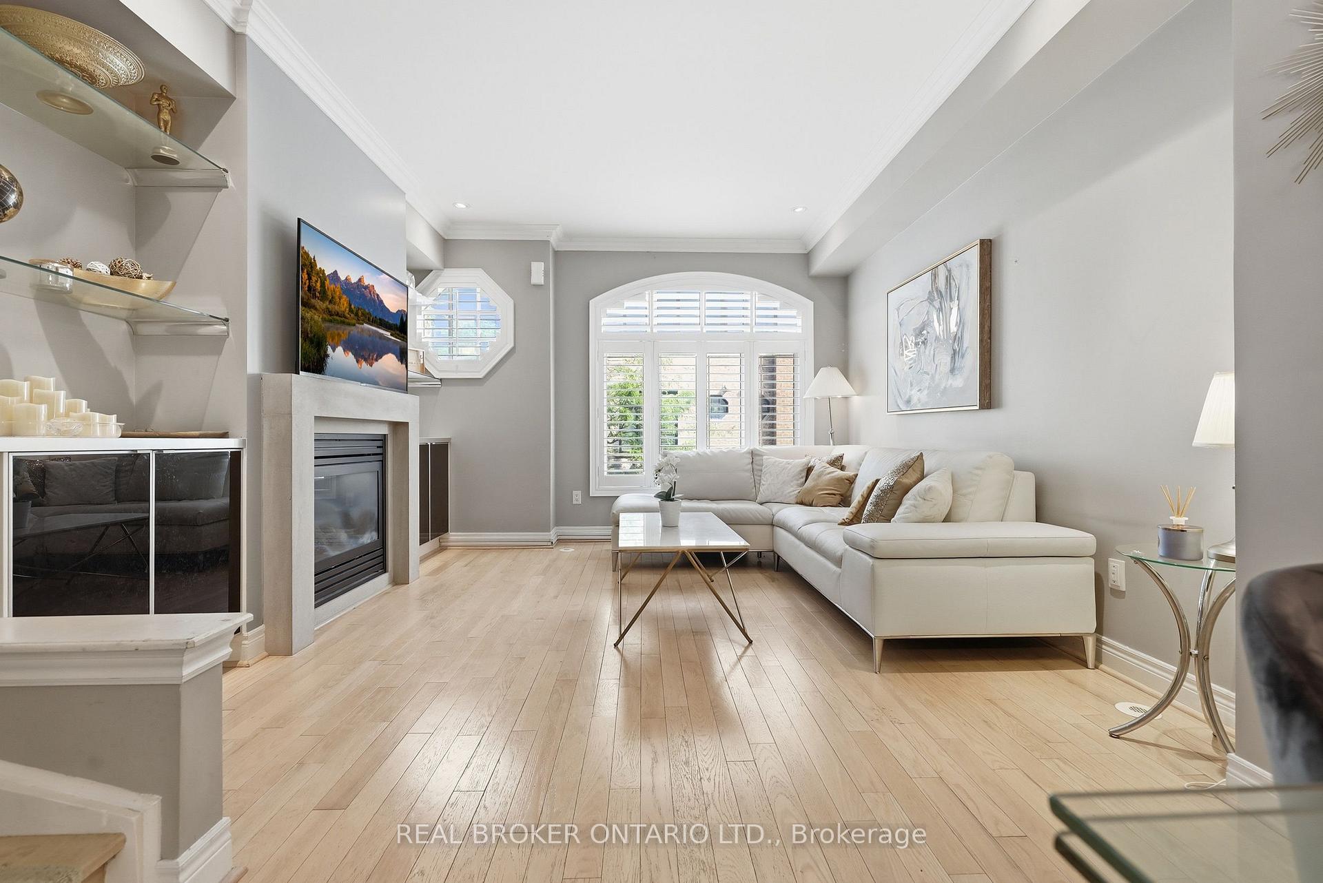 Photo 1 of 39 Lobo Mews, Etobicoke, Islington-City Centre West — HOMEH