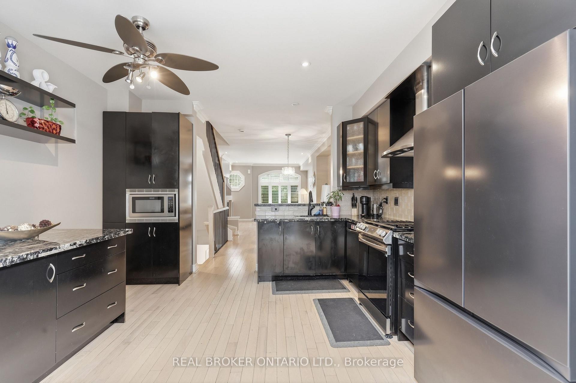 Photo 4 of 39 Lobo Mews, Etobicoke, Islington-City Centre West — HOMEH