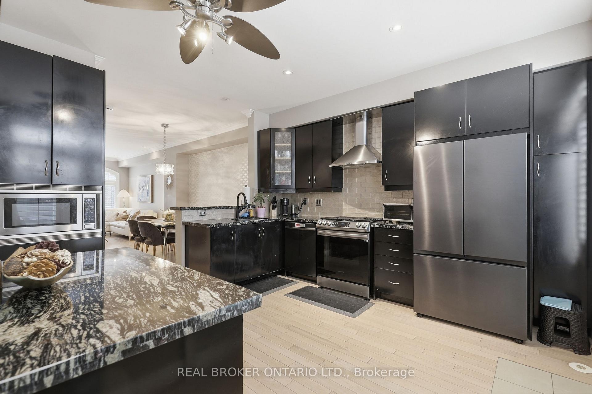 Photo 5 of 39 Lobo Mews, Etobicoke, Islington-City Centre West — HOMEH