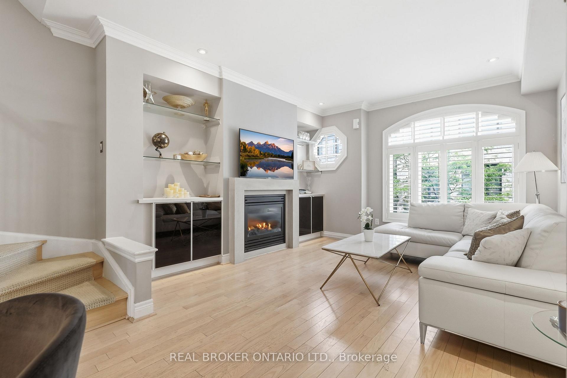 Photo 10 of 39 Lobo Mews, Etobicoke, Islington-City Centre West — HOMEH