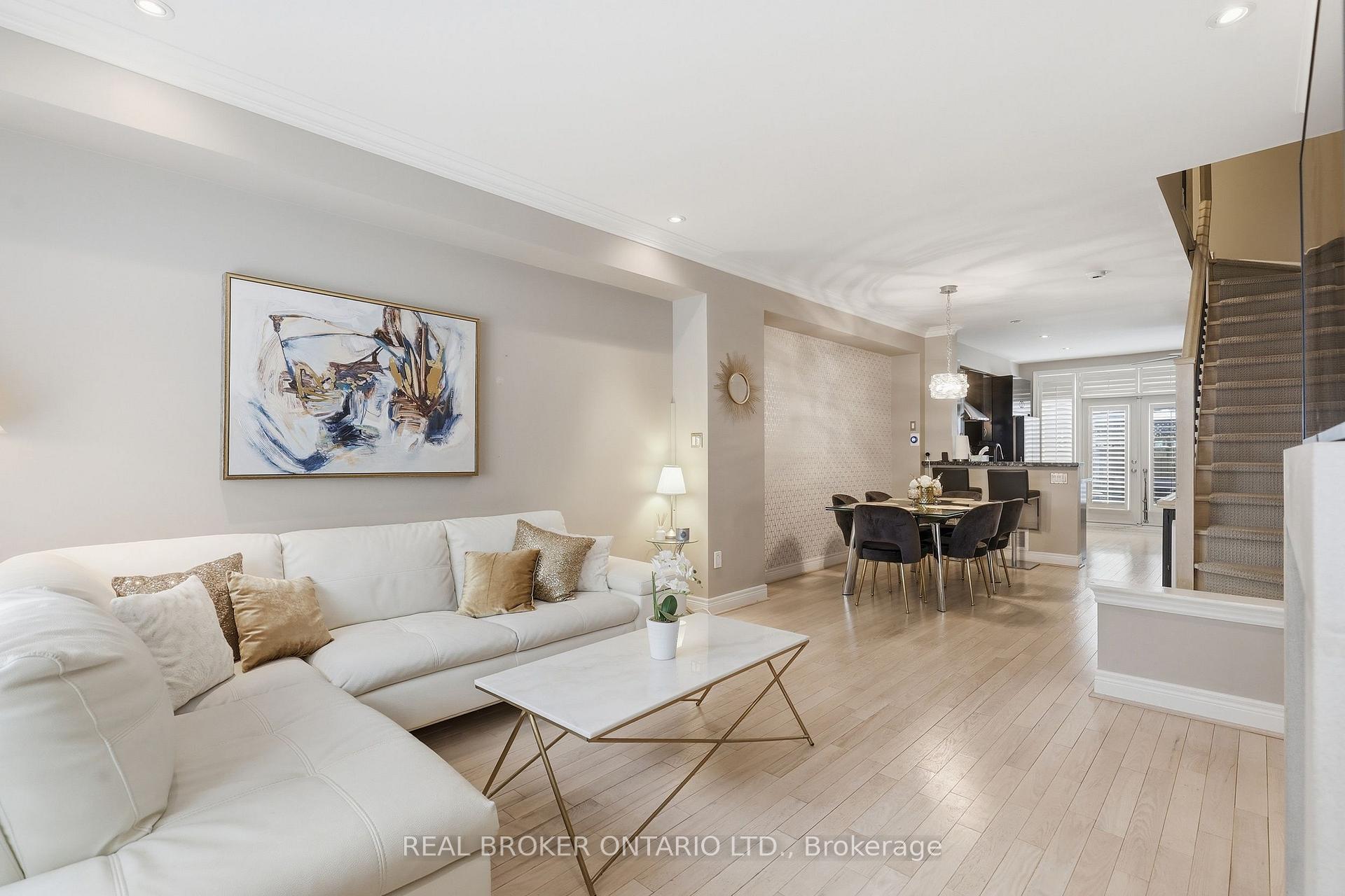 Photo 12 of 39 Lobo Mews, Etobicoke, Islington-City Centre West — HOMEH