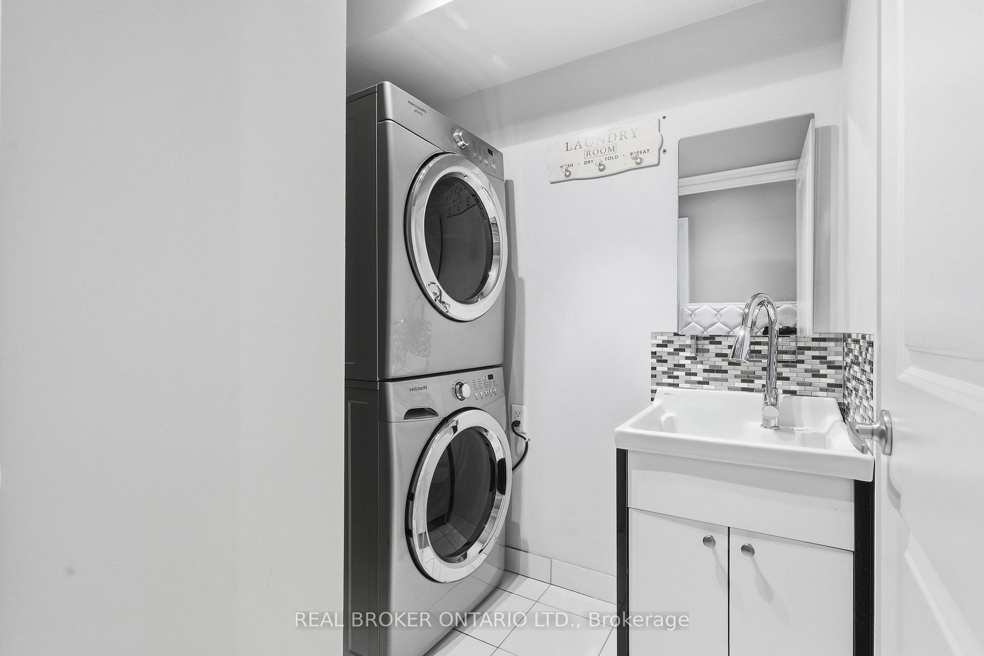 Photo 15 of 39 Lobo Mews, Etobicoke, Islington-City Centre West — HOMEH