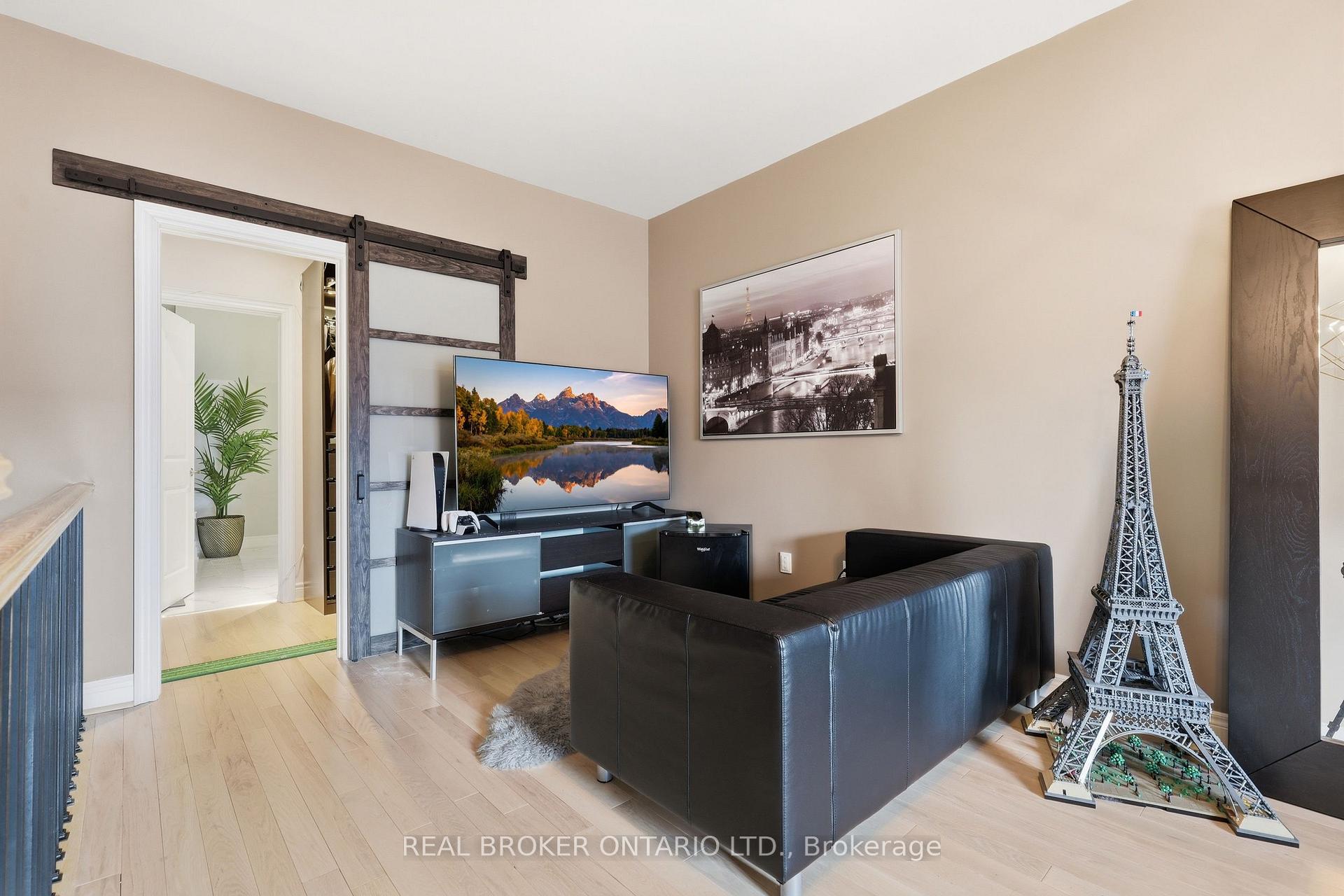 Photo 19 of 39 Lobo Mews, Etobicoke, Islington-City Centre West — HOMEH