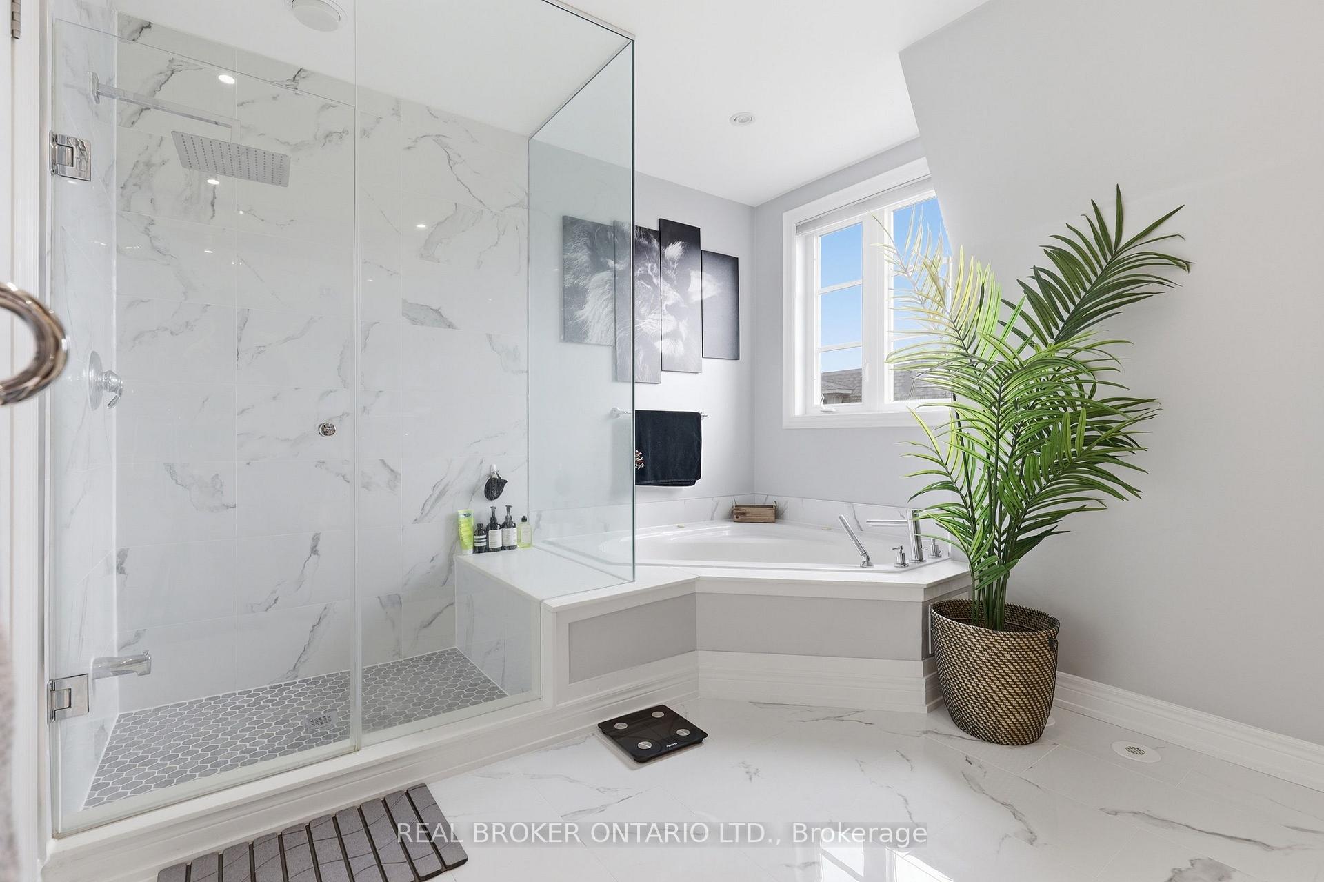 Photo 20 of 39 Lobo Mews, Etobicoke, Islington-City Centre West — HOMEH