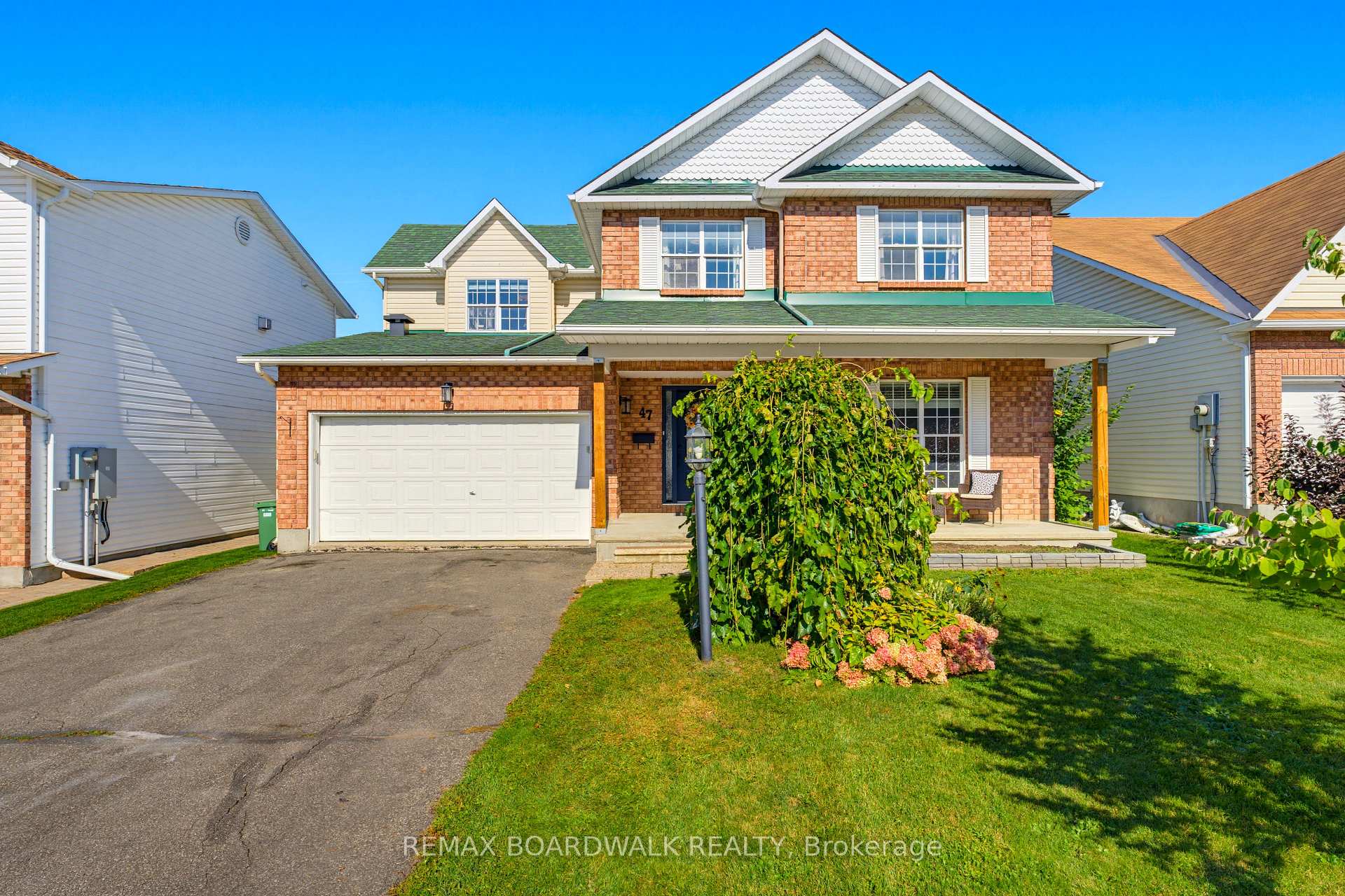 Photo 2 of 47 Mika Street, Ottawa, Stittsville (North) — HOMEH
