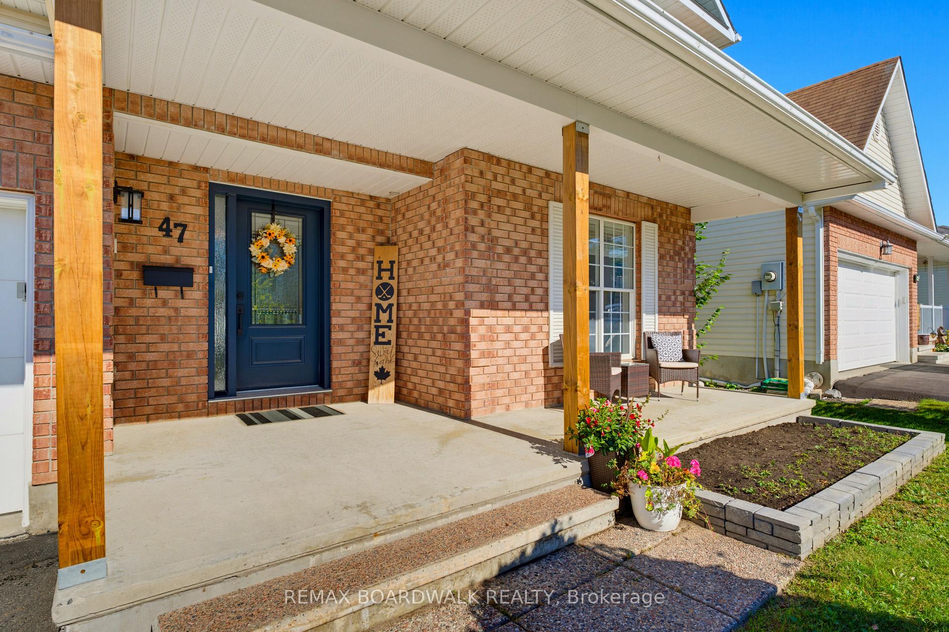 Photo 4 of 47 Mika Street, Ottawa, Stittsville (North) — HOMEH