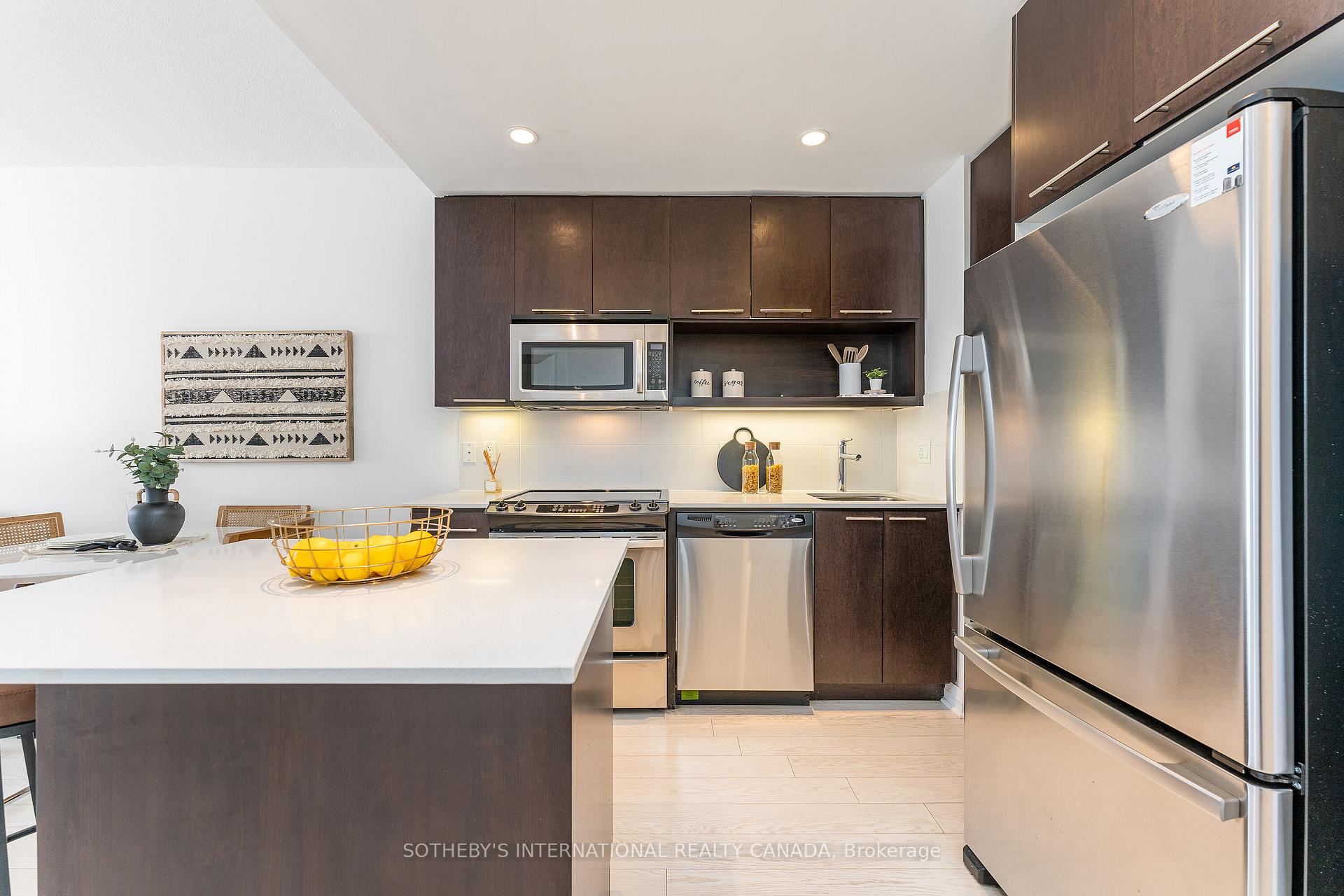 Photo 7 of Unit 824, 100 Harrison Garden Boulevard, North York, Willowdale East — HOMEH