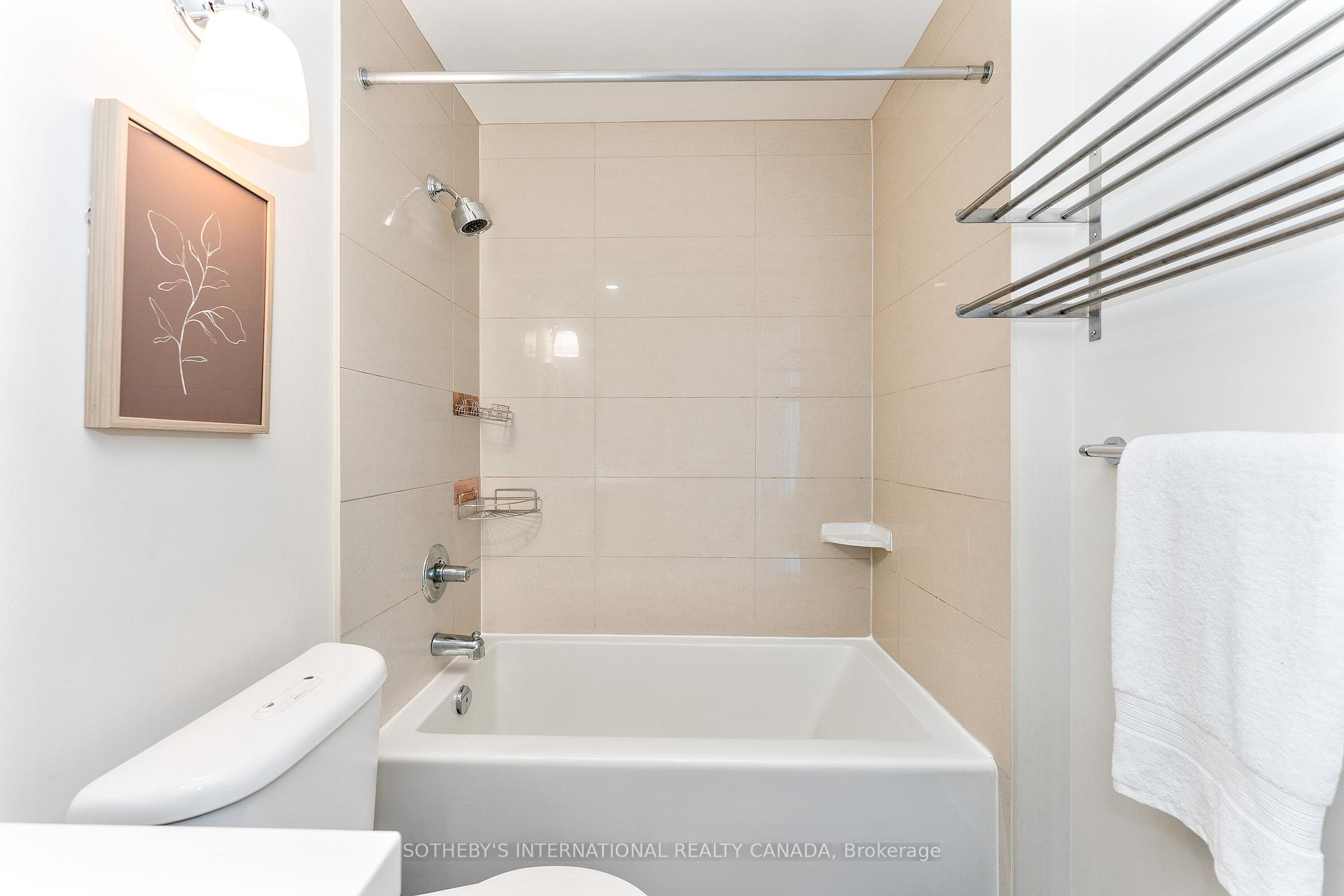 Photo 16 of Unit 824, 100 Harrison Garden Boulevard, North York, Willowdale East — HOMEH