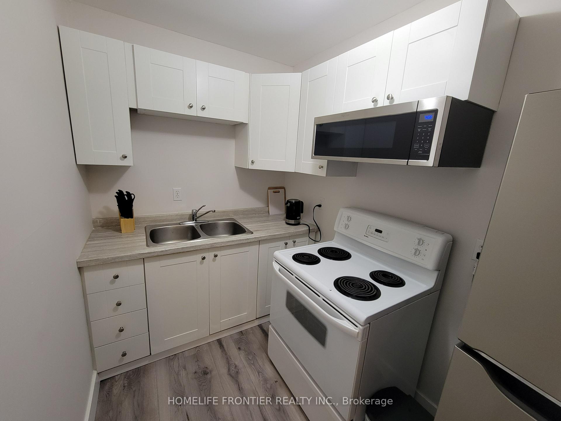 Photo 12 of Unit 4, 1015 Arnold Street, Innisfil, Rural Innisfil — HOMEH