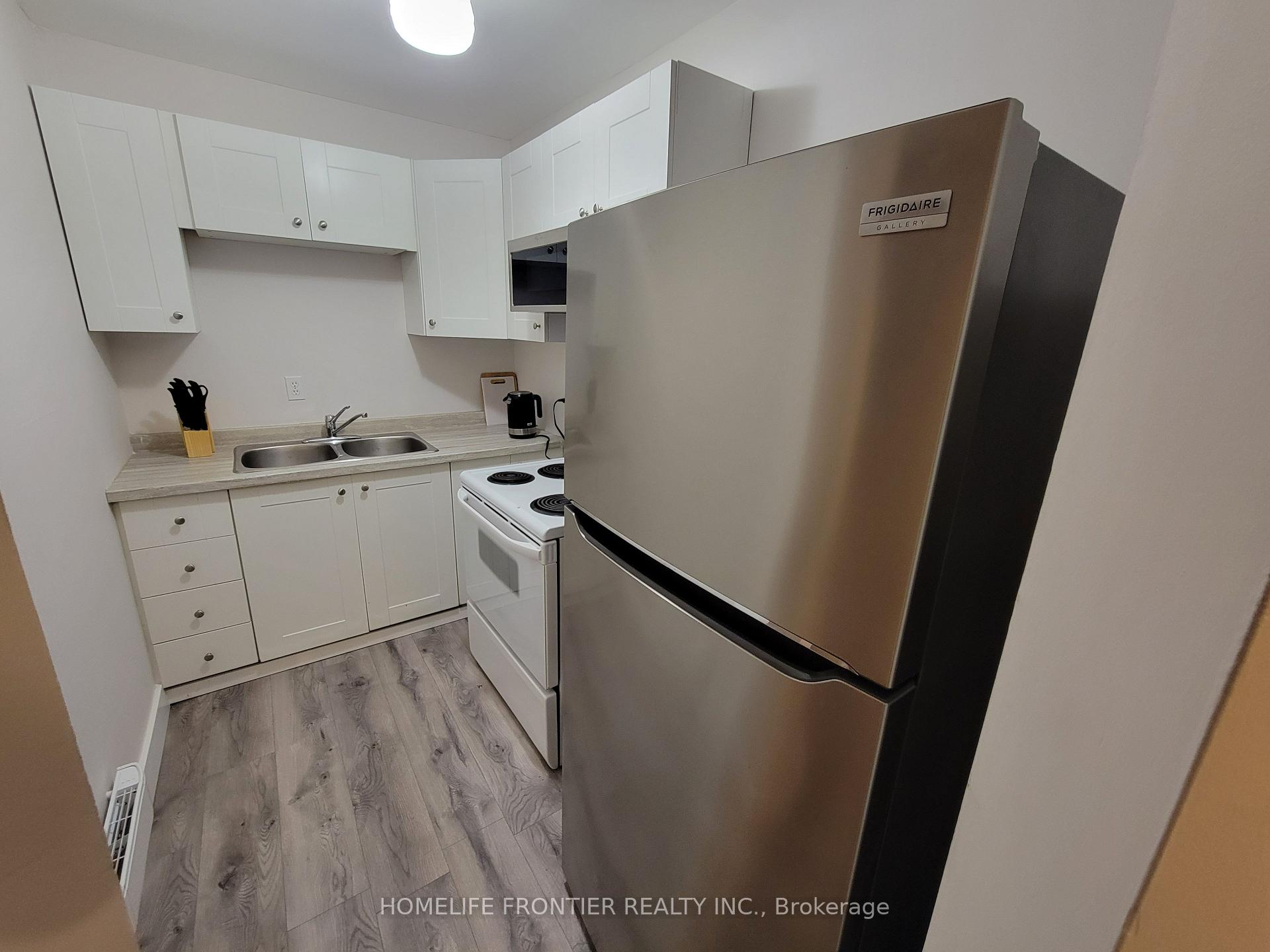Photo 13 of Unit 4, 1015 Arnold Street, Innisfil, Rural Innisfil — HOMEH