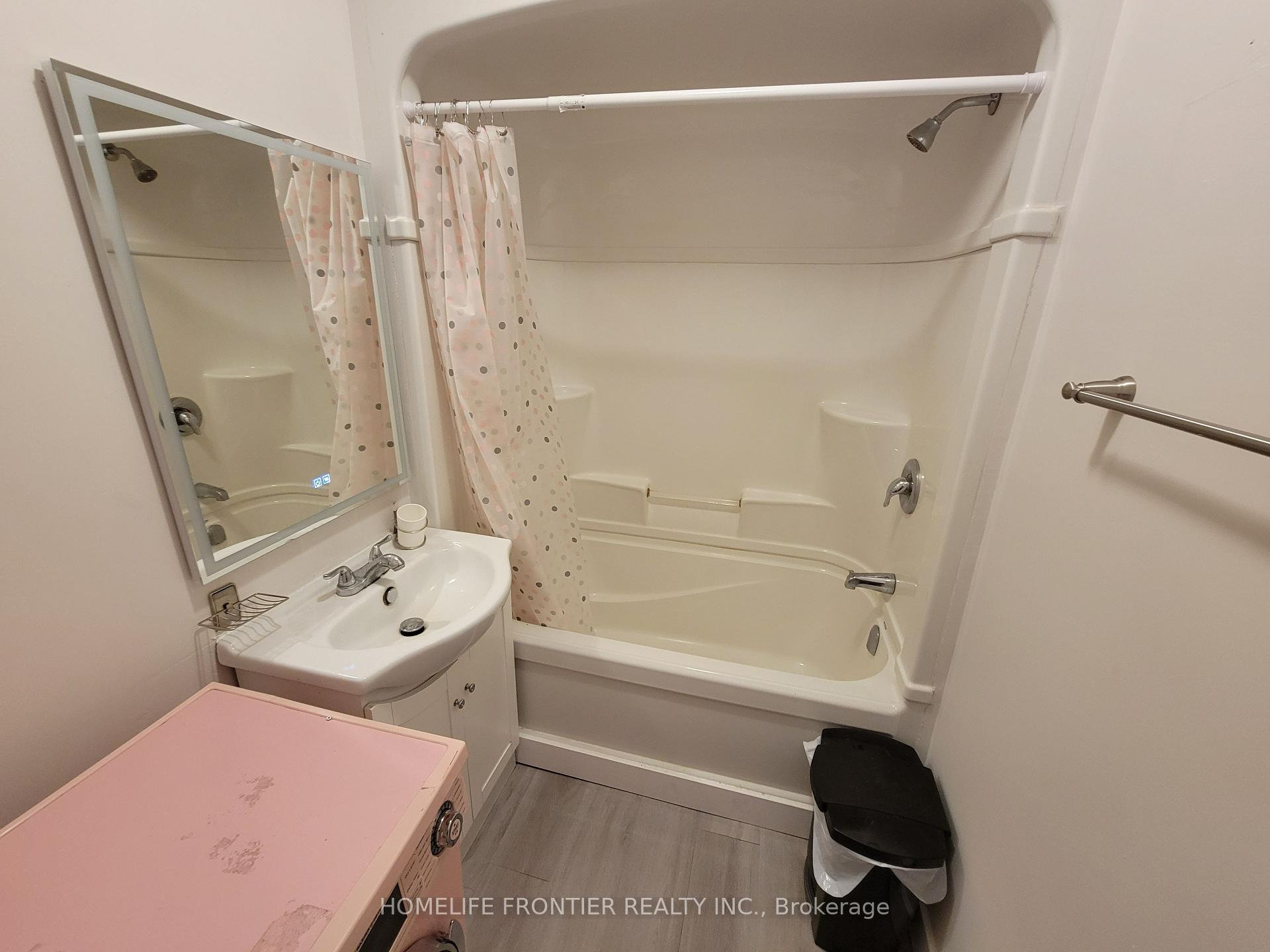 Photo 18 of Unit 4, 1015 Arnold Street, Innisfil, Rural Innisfil — HOMEH
