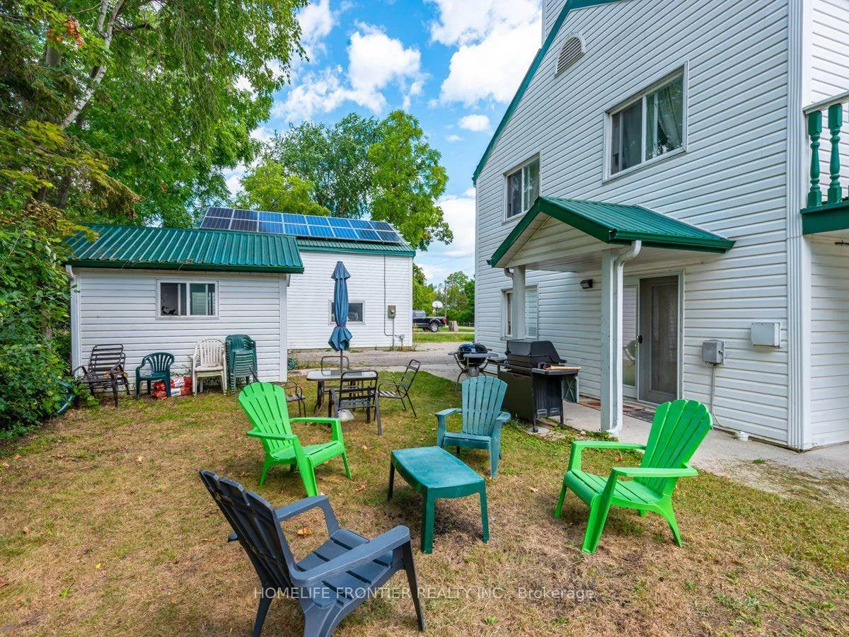 Photo 5 of Unit 4, 1015 Arnold Street, Innisfil, Rural Innisfil — HOMEH