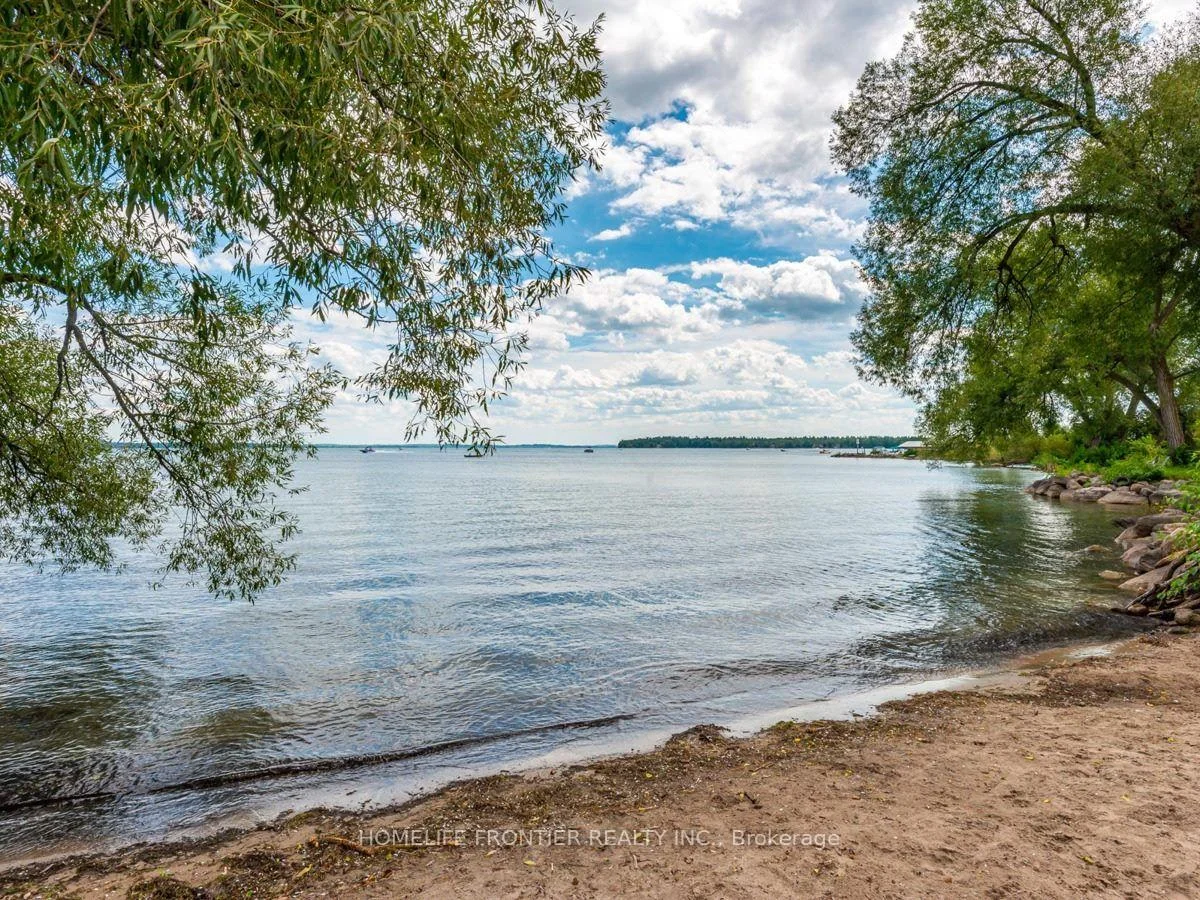 Photo 19 of Unit 4, 1015 Arnold Street, Innisfil, Rural Innisfil — HOMEH