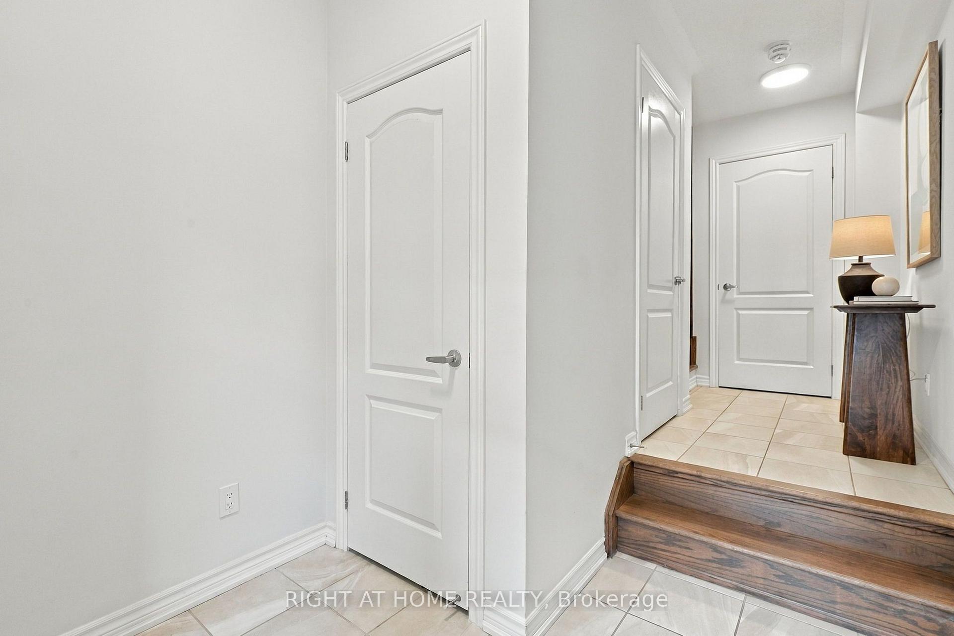 Photo 4 of 3048 Blacktusk Common, Oakville, Joshua Meadows — HOMEH