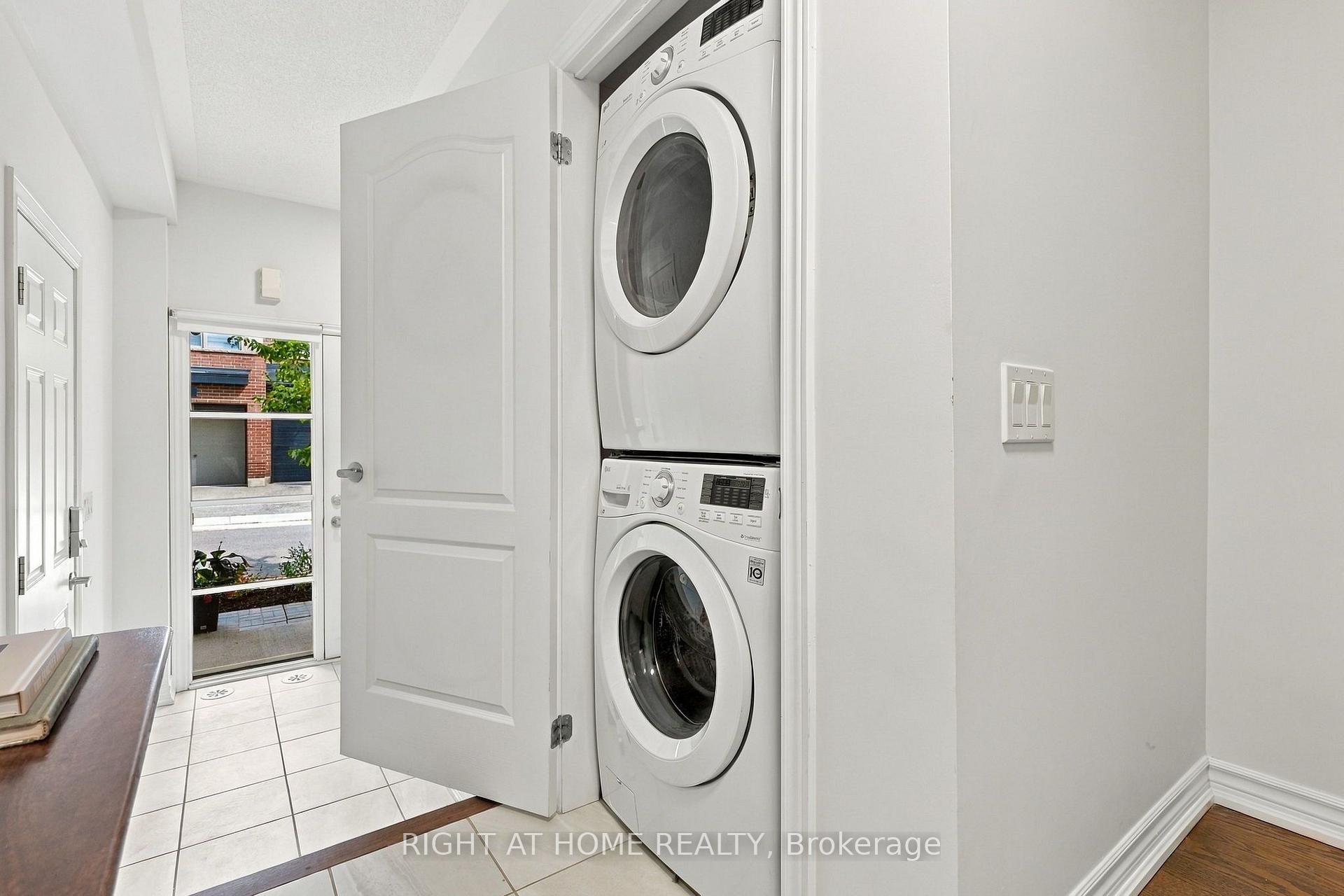 Photo 8 of 3048 Blacktusk Common, Oakville, Joshua Meadows — HOMEH