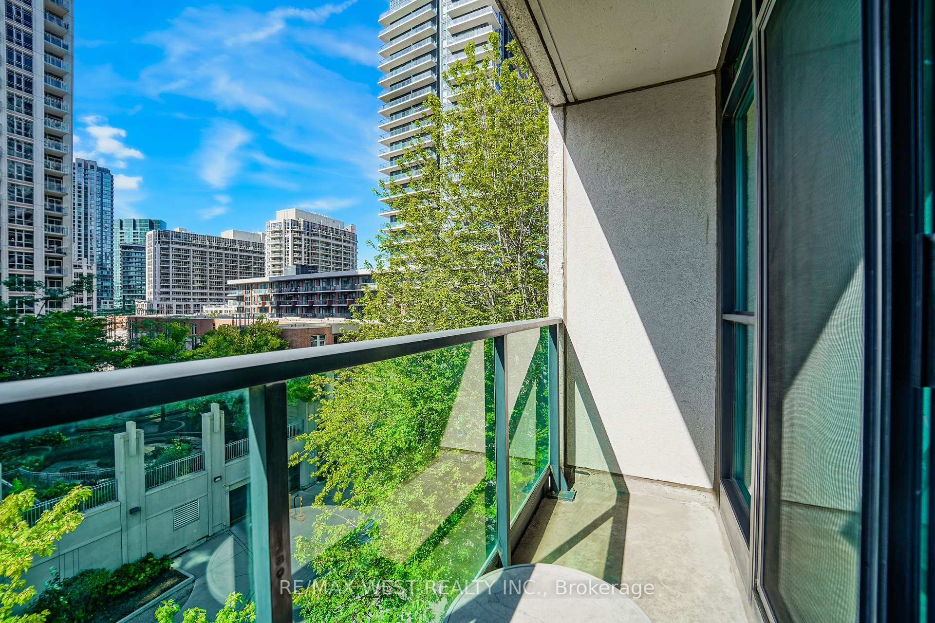 Photo 11 of Unit 522, 600 Fleet Street, Toronto, Niagara — HOMEH