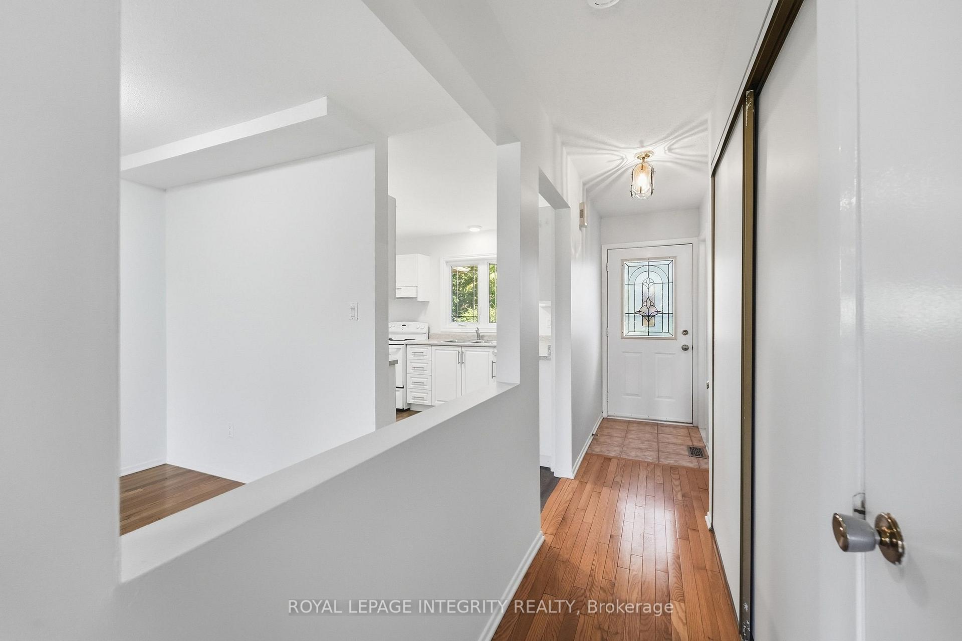 Photo 6 of 909 Lawnsberry Drive, Ottawa, Chatelaine Village — HOMEH