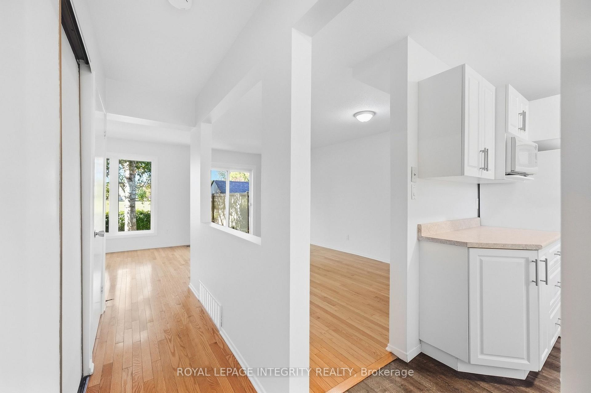 Photo 7 of 909 Lawnsberry Drive, Ottawa, Chatelaine Village — HOMEH