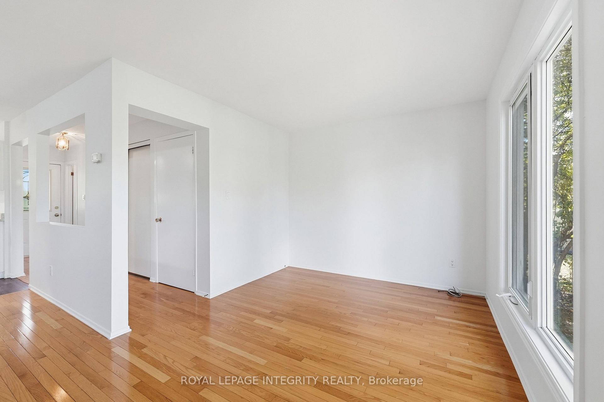 Photo 16 of 909 Lawnsberry Drive, Ottawa, Chatelaine Village — HOMEH