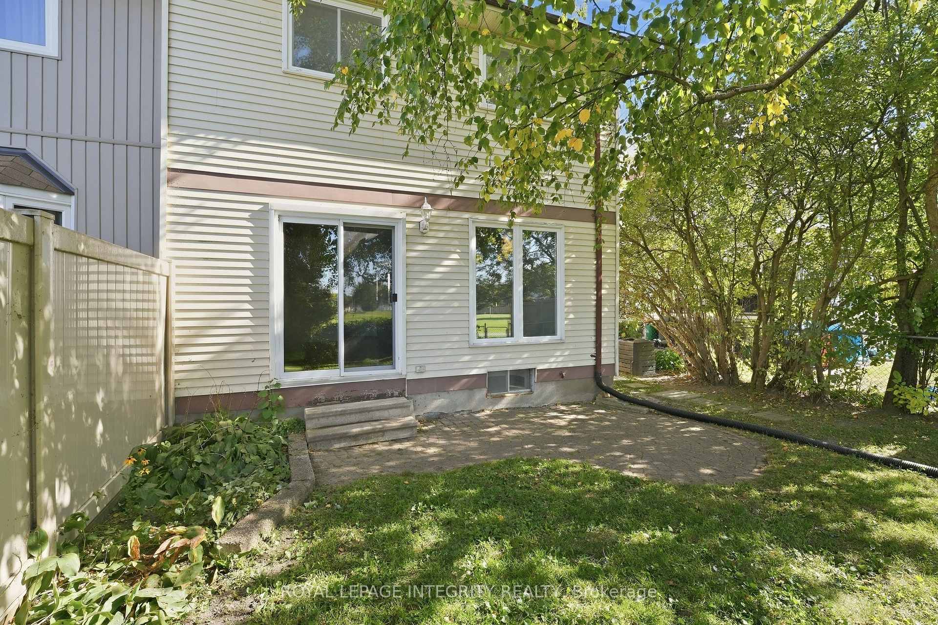 Photo 30 of 909 Lawnsberry Drive, Ottawa, Chatelaine Village — HOMEH