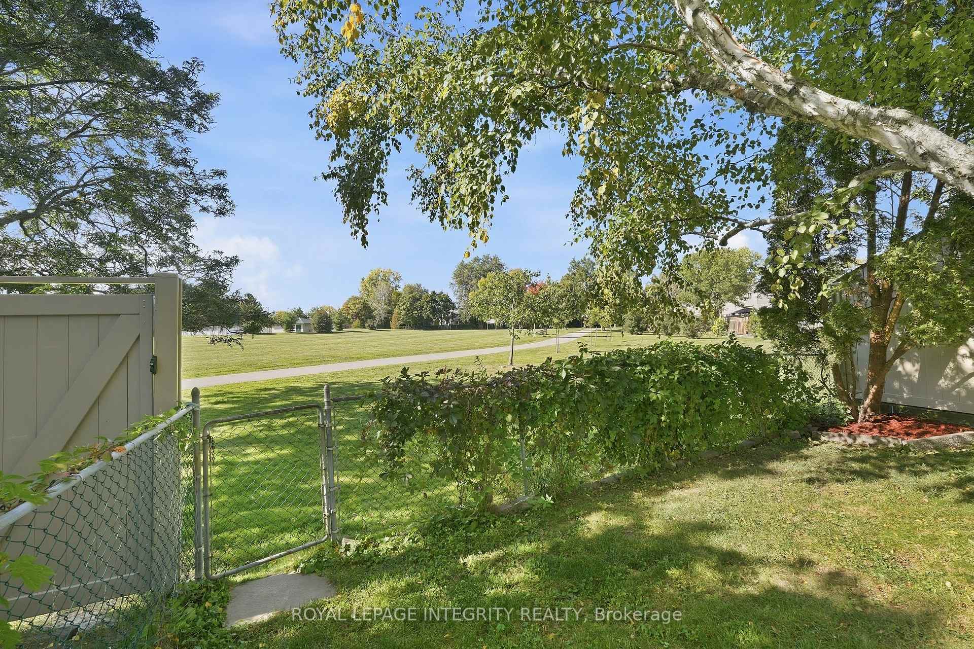 Photo 33 of 909 Lawnsberry Drive, Ottawa, Chatelaine Village — HOMEH