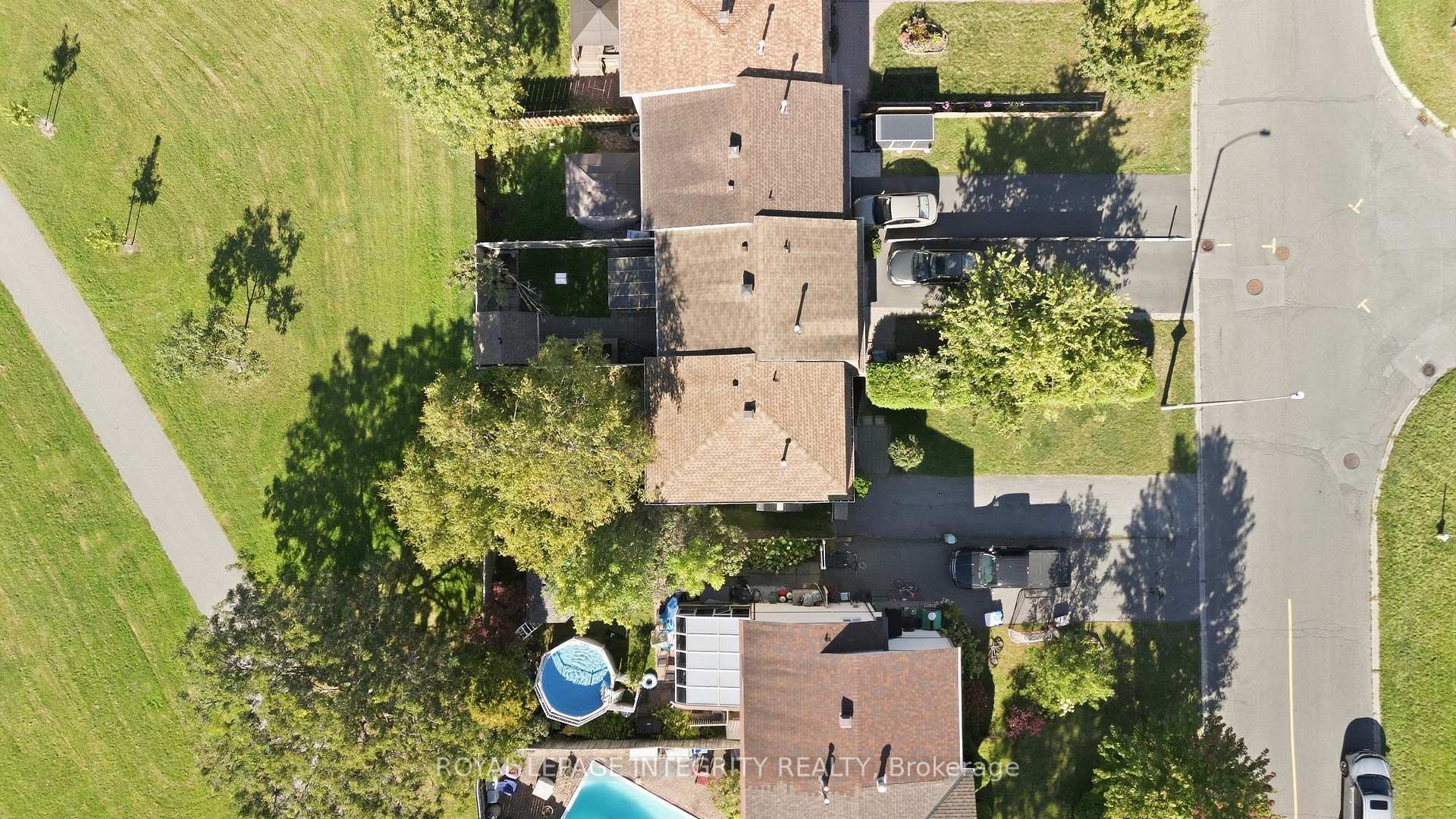 Photo 36 of 909 Lawnsberry Drive, Ottawa, Chatelaine Village — HOMEH