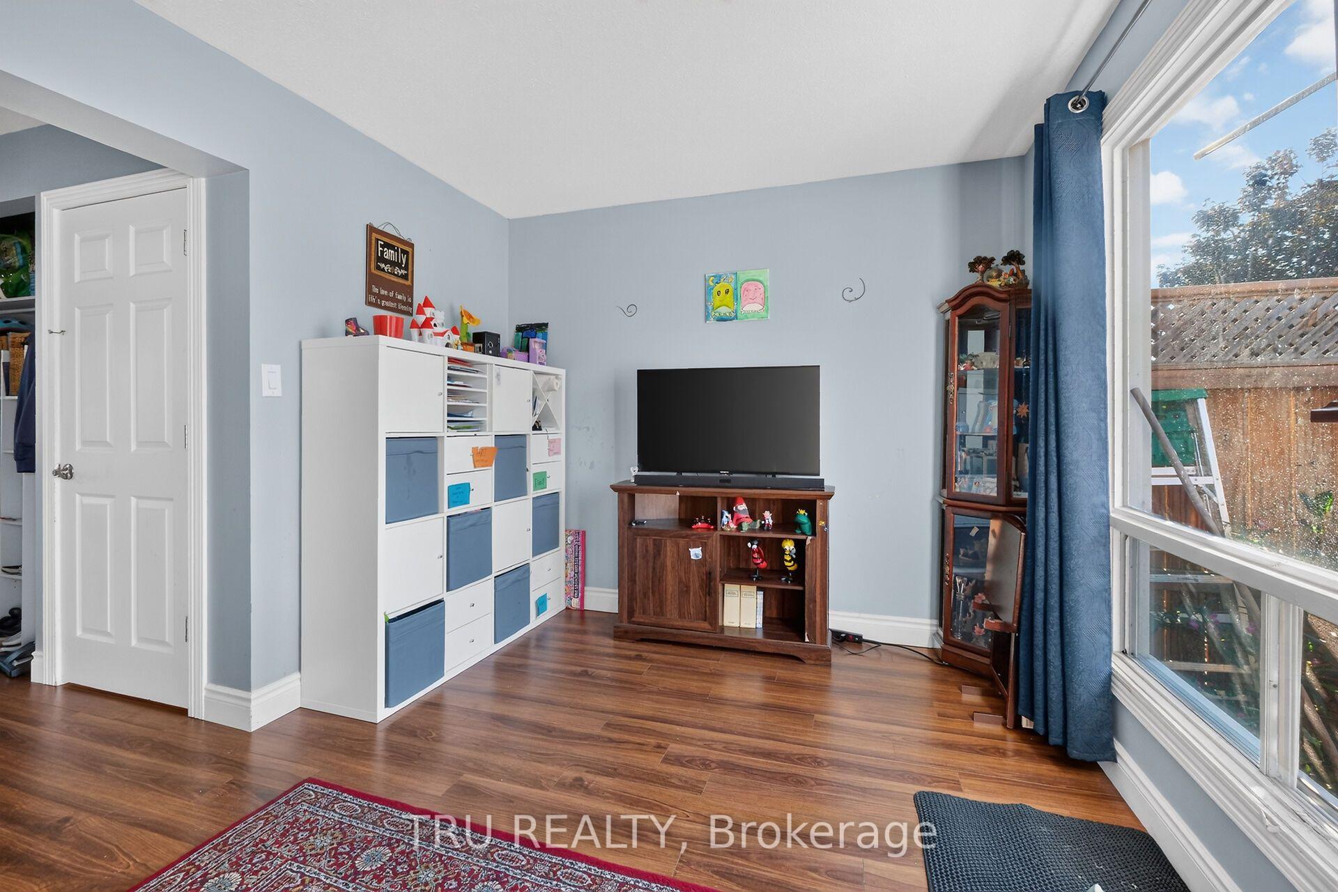 Photo 11 of 369 Mockingbird Drive, Ottawa, Chatelaine Village — HOMEH