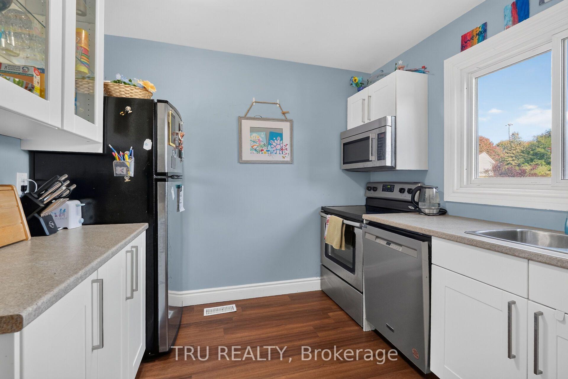 Photo 18 of 369 Mockingbird Drive, Ottawa, Chatelaine Village — HOMEH