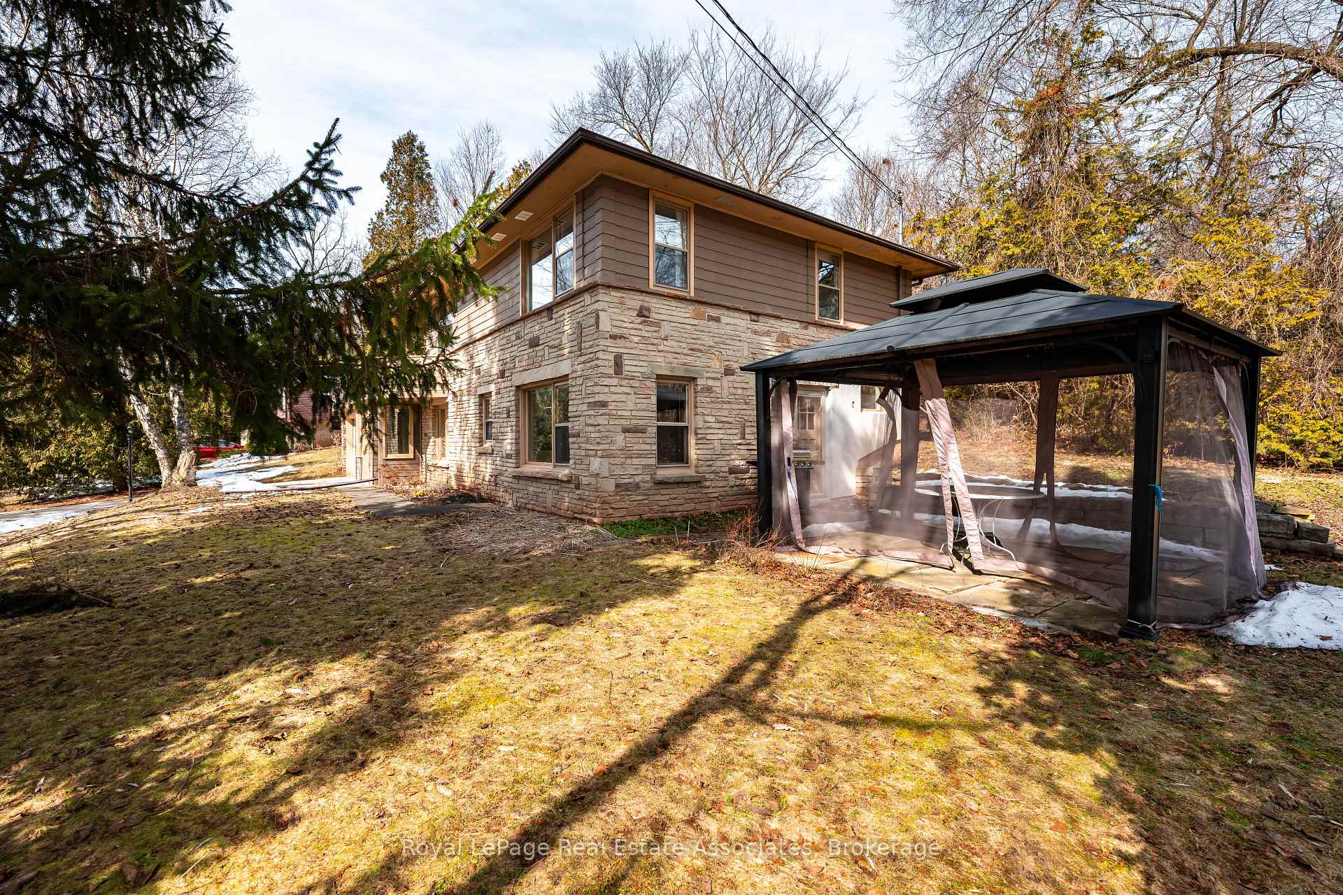 Photo 35 of 8 Ann Street, Halton Hills, Georgetown — HOMEH
