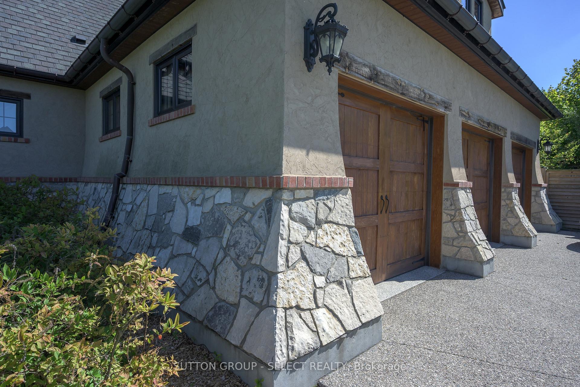 Photo 3 of 1039 Cherrygrove Drive, London, South K — HOMEH