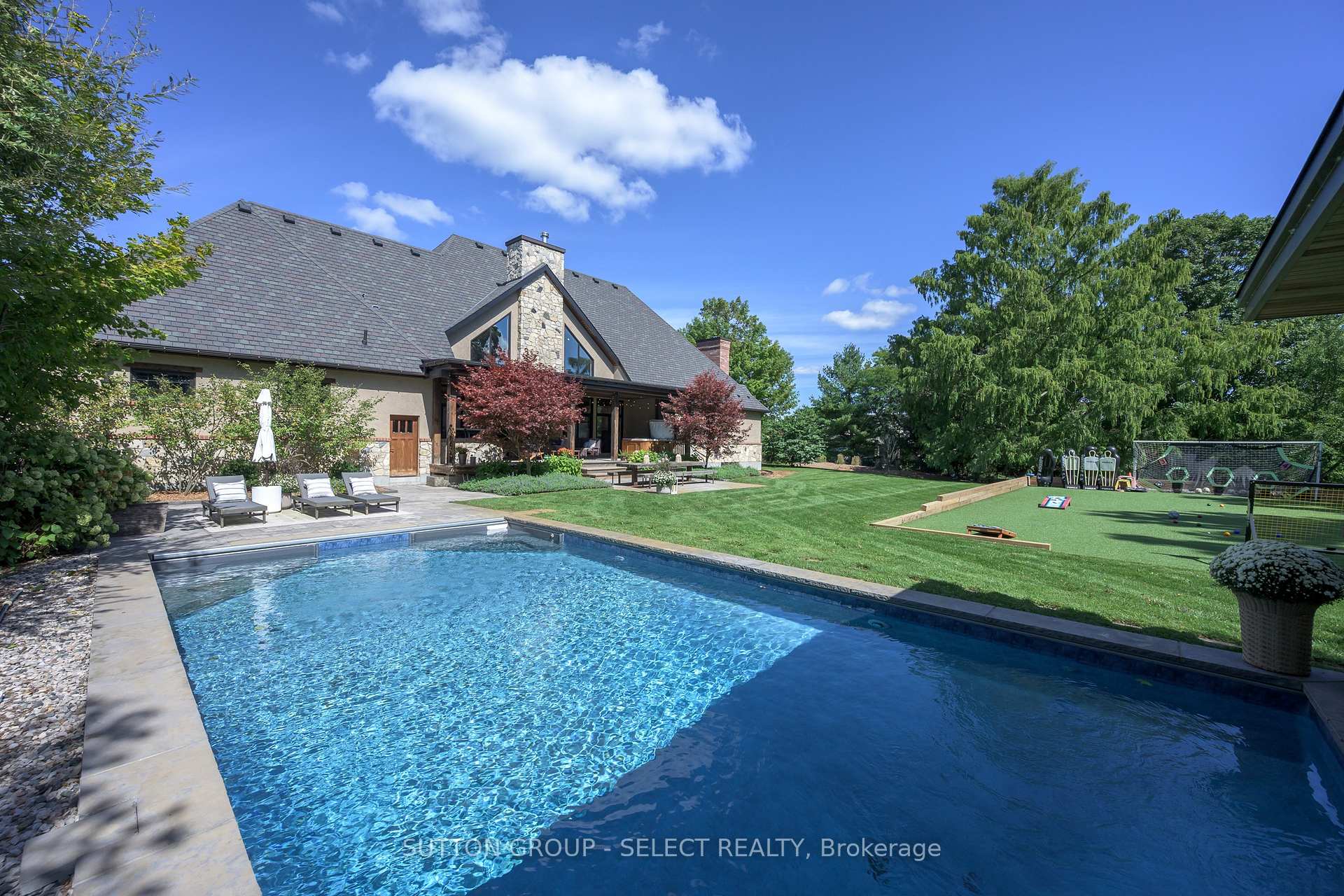 Photo 4 of 1039 Cherrygrove Drive, London, South K — HOMEH