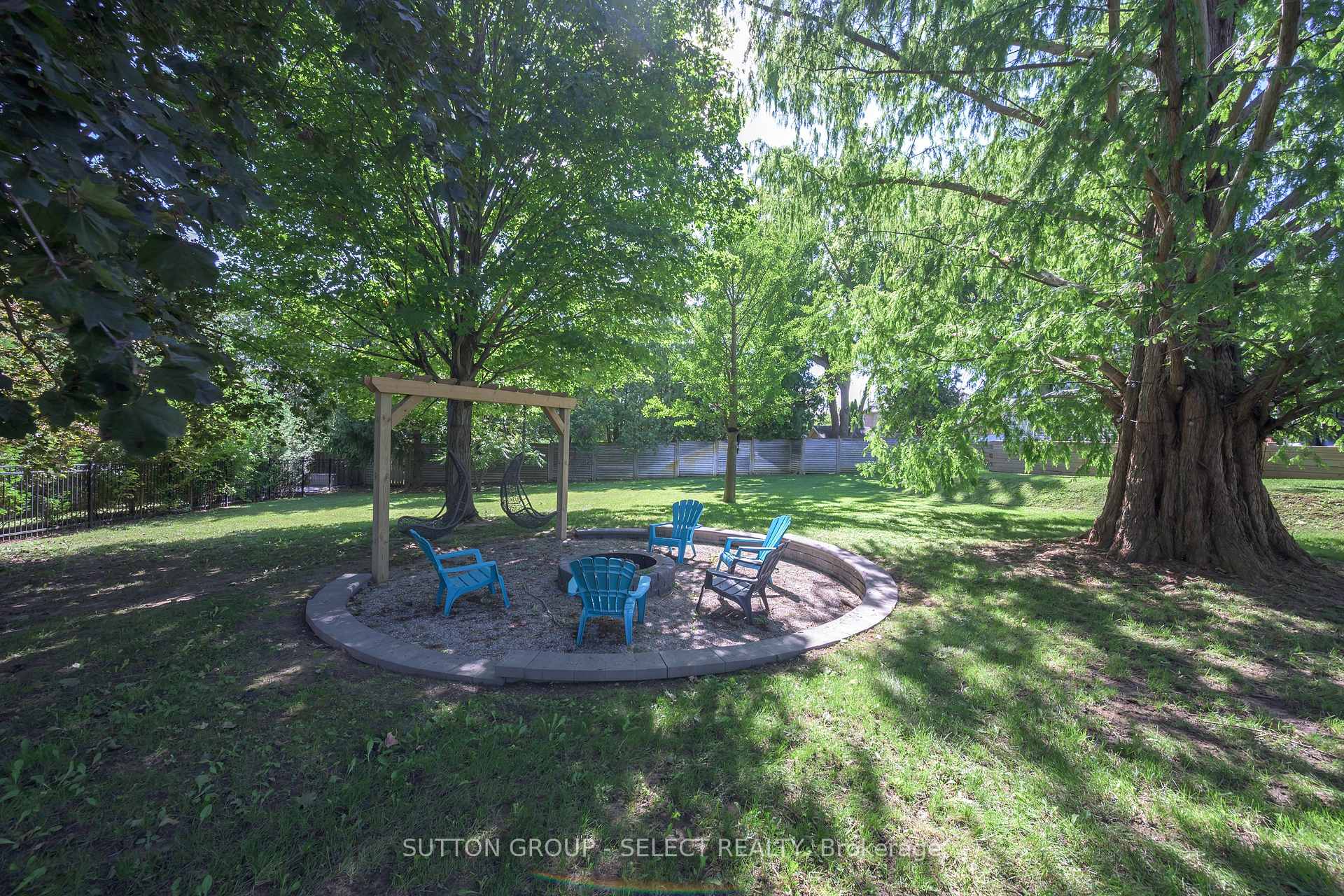 Photo 40 of 1039 Cherrygrove Drive, London, South K — HOMEH