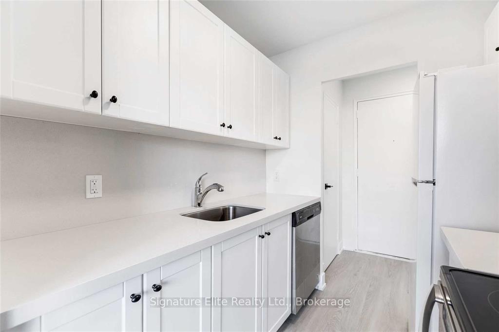 Photo 13 of Unit 215, 3 Swift Drive, North York, Victoria Village — HOMEH