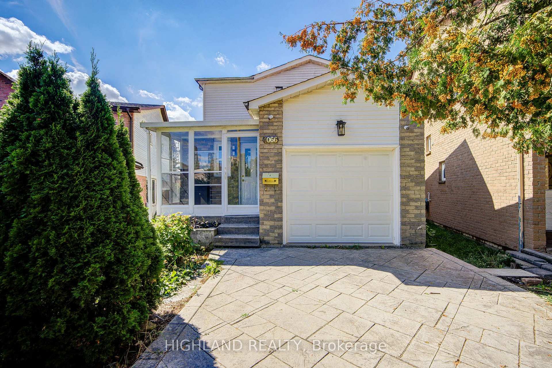 Photo of 4066 Wycliffe Way