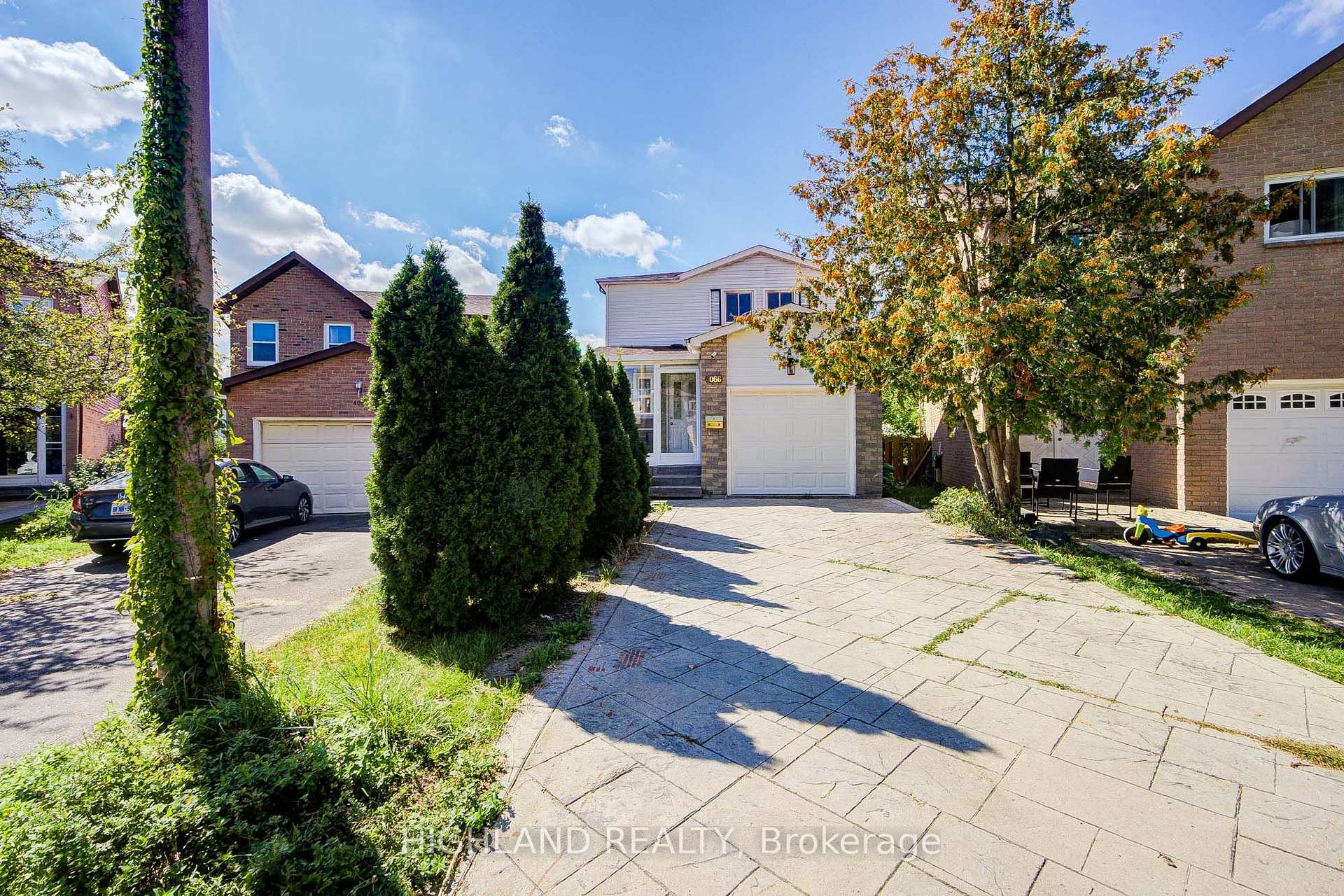Photo 2 of 4066 Wycliffe Way, Mississauga, Creditview — HOMEH
