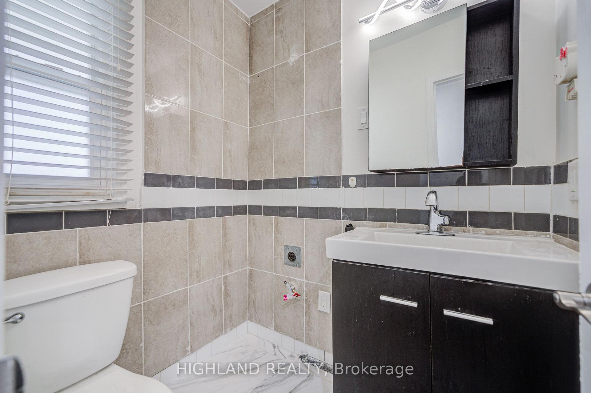 Photo 4 of 4066 Wycliffe Way, Mississauga, Creditview — HOMEH