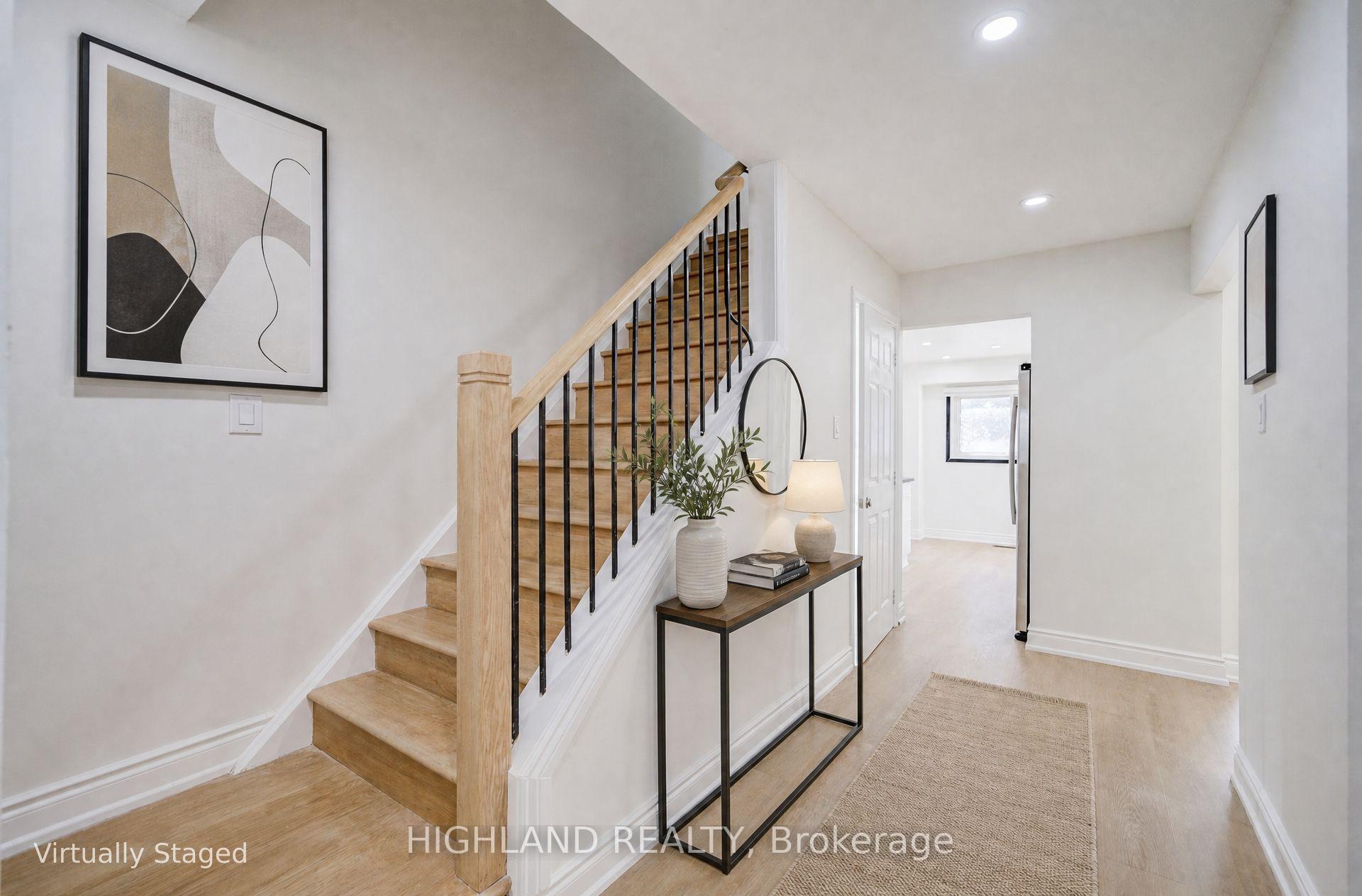 Photo 5 of 4066 Wycliffe Way, Mississauga, Creditview — HOMEH