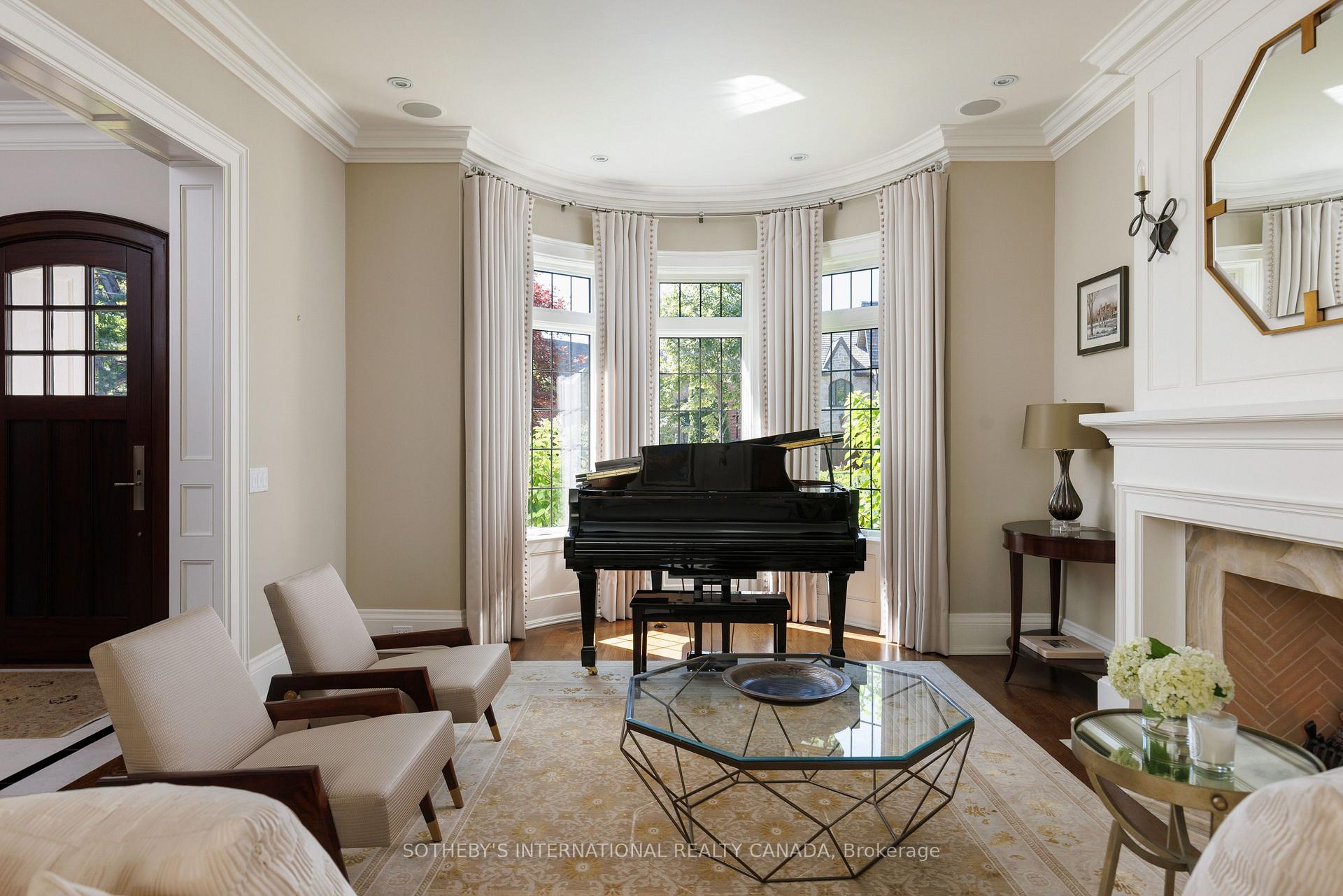 Photo 5 of 50 Queen Marys Drive, Etobicoke, Kingsway South — HOMEH