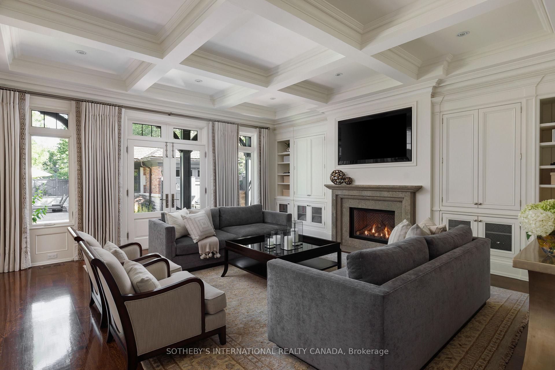 Photo 8 of 50 Queen Marys Drive, Etobicoke, Kingsway South — HOMEH