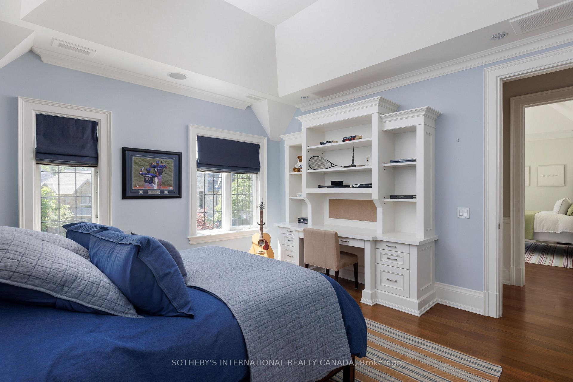 Photo 32 of 50 Queen Marys Drive, Etobicoke, Kingsway South — HOMEH