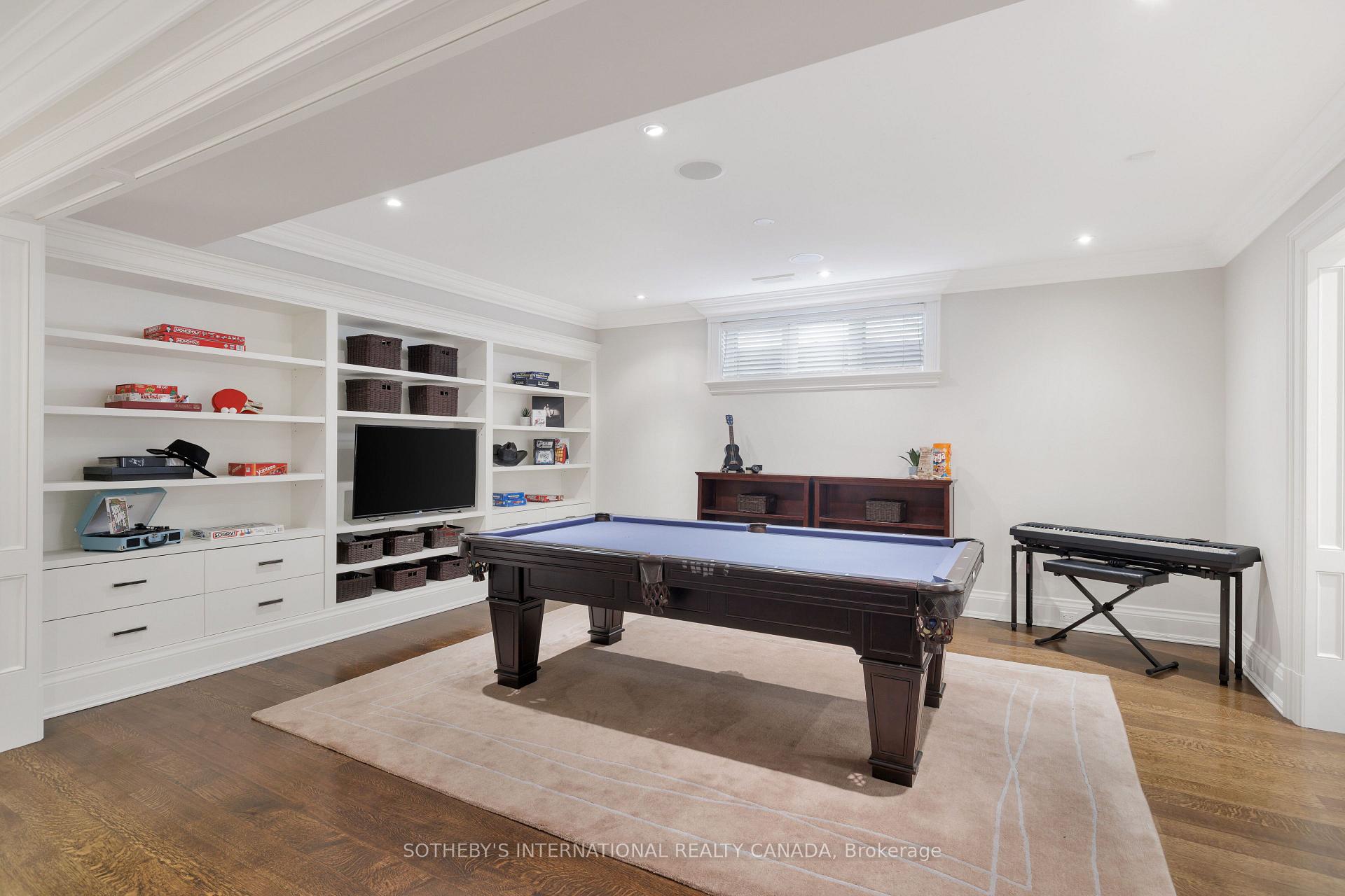 Photo 38 of 50 Queen Marys Drive, Etobicoke, Kingsway South — HOMEH